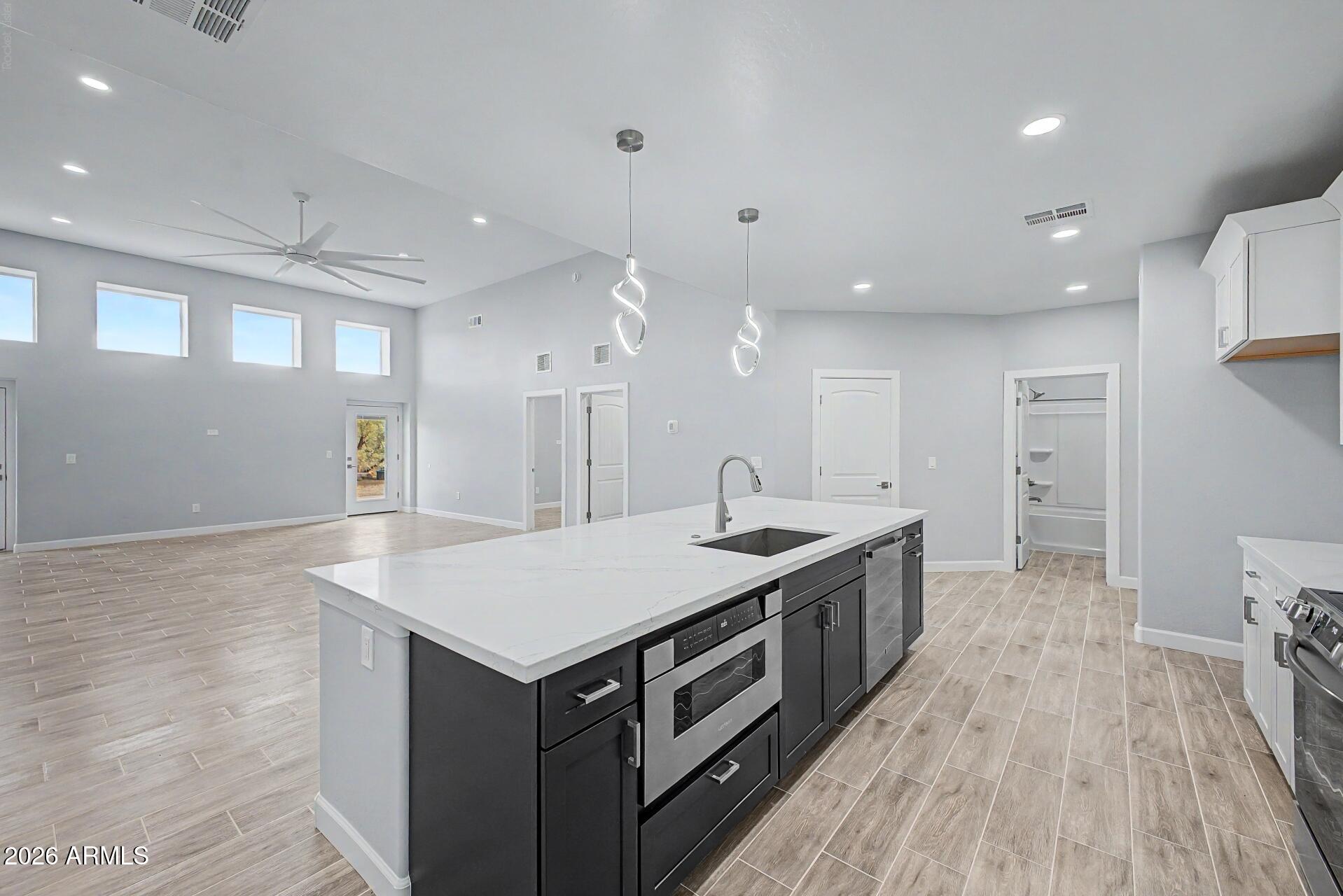 832 E Maddock Road #B, Phoenix, AZ 85086 — photo 2
