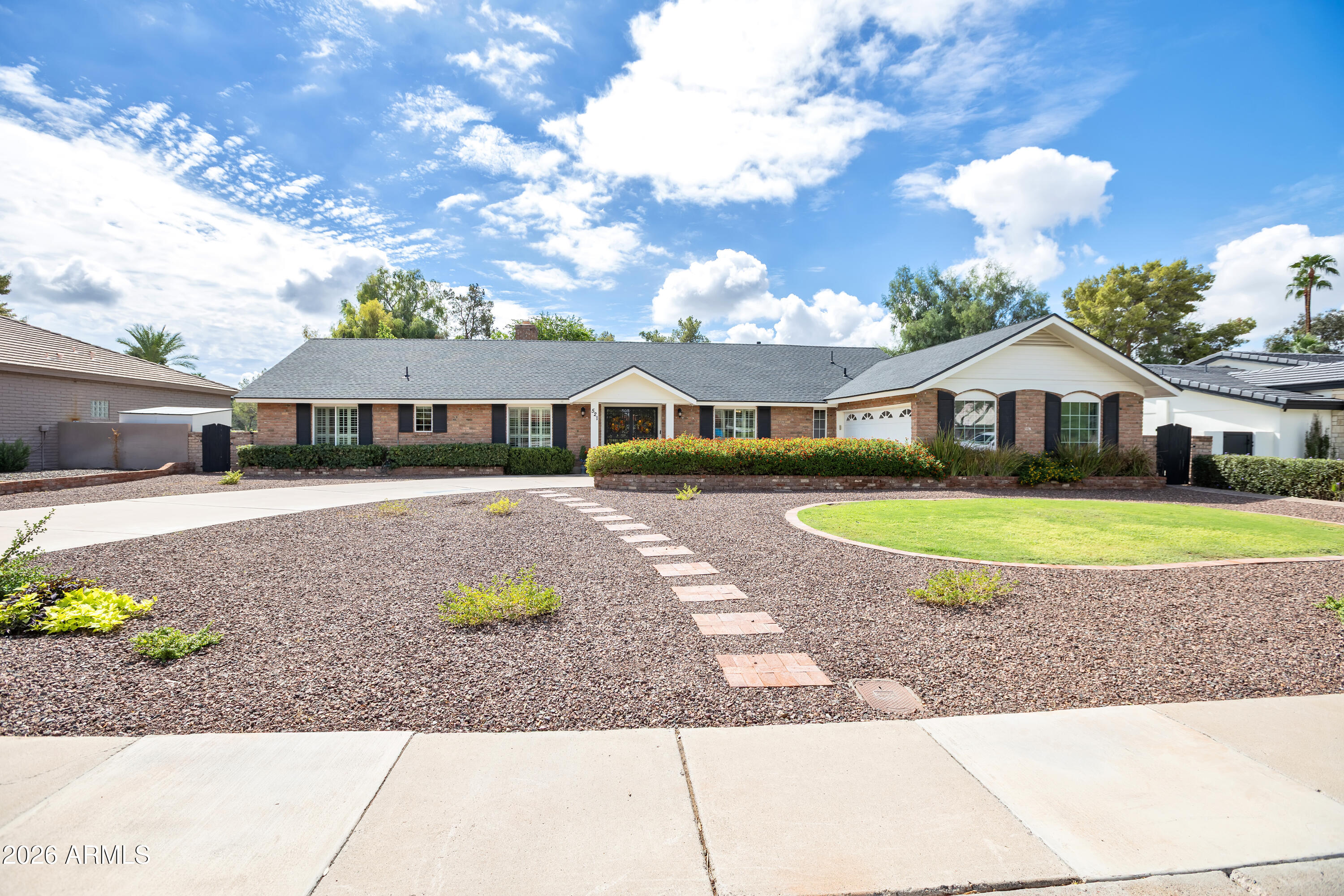 521 W Wakonda Lane — photo