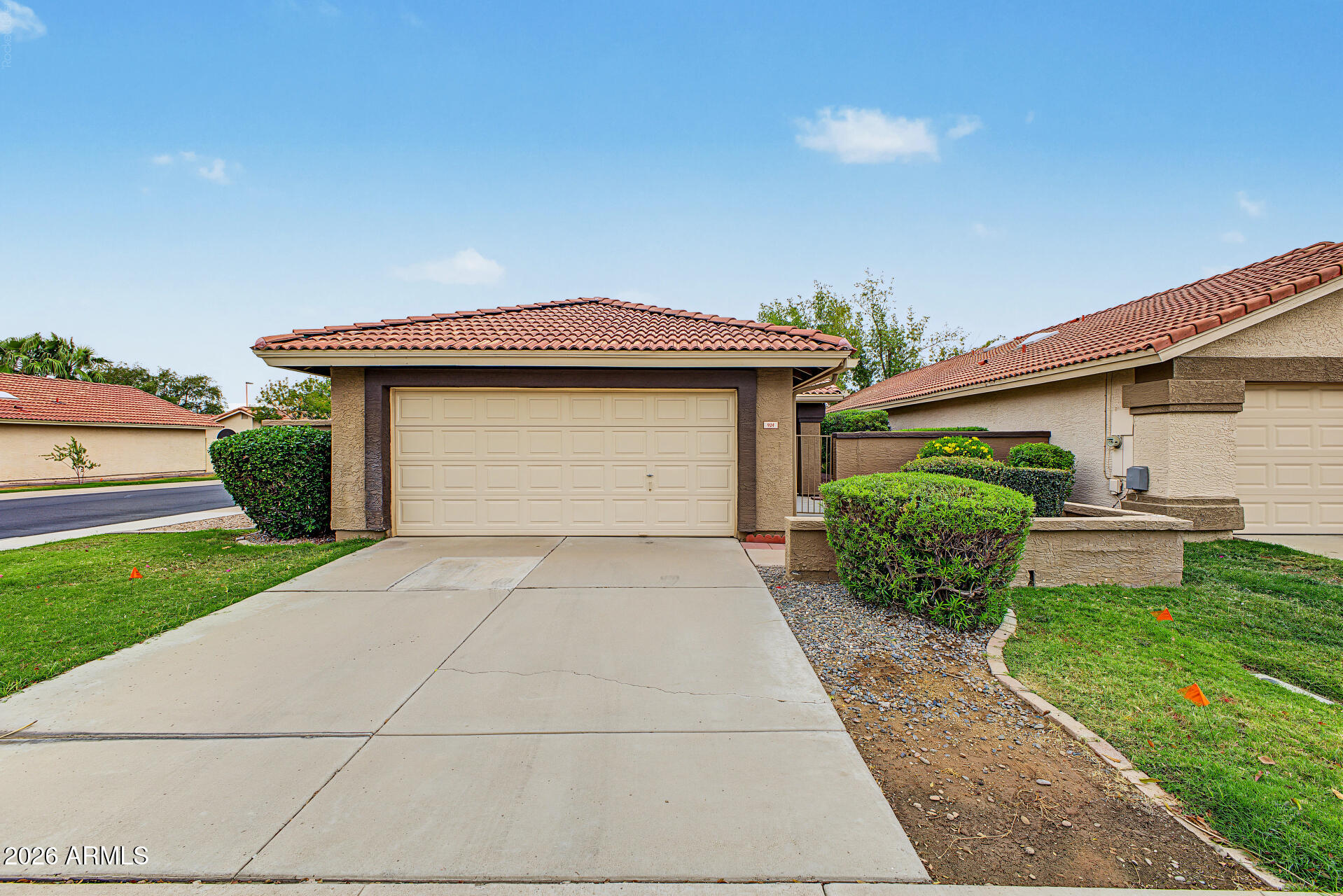 924 W Sunward Drive — photo