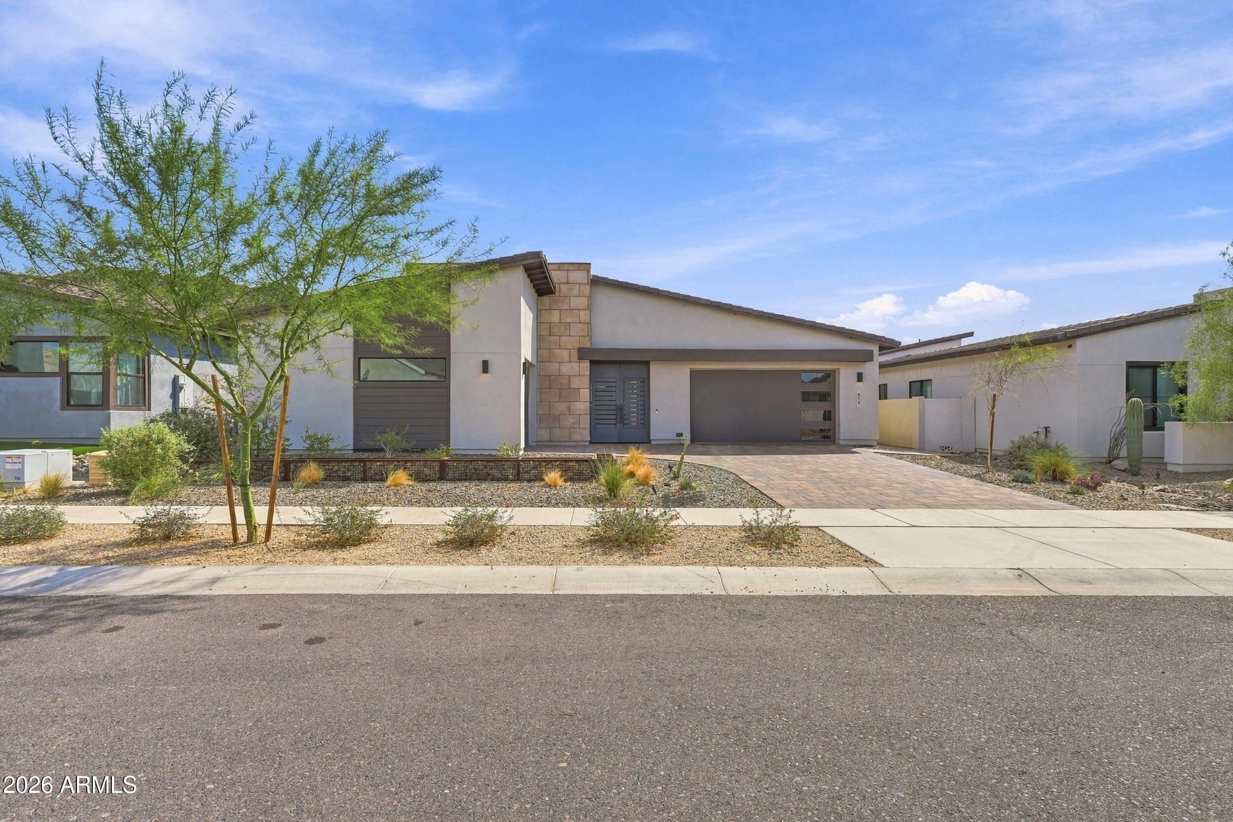 813 E Corral Road — photo