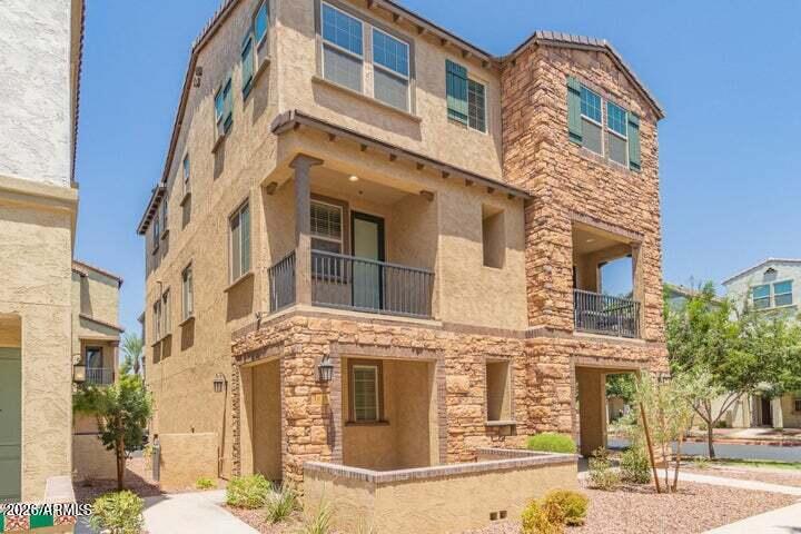 1635 E Dogwood Lane — photo