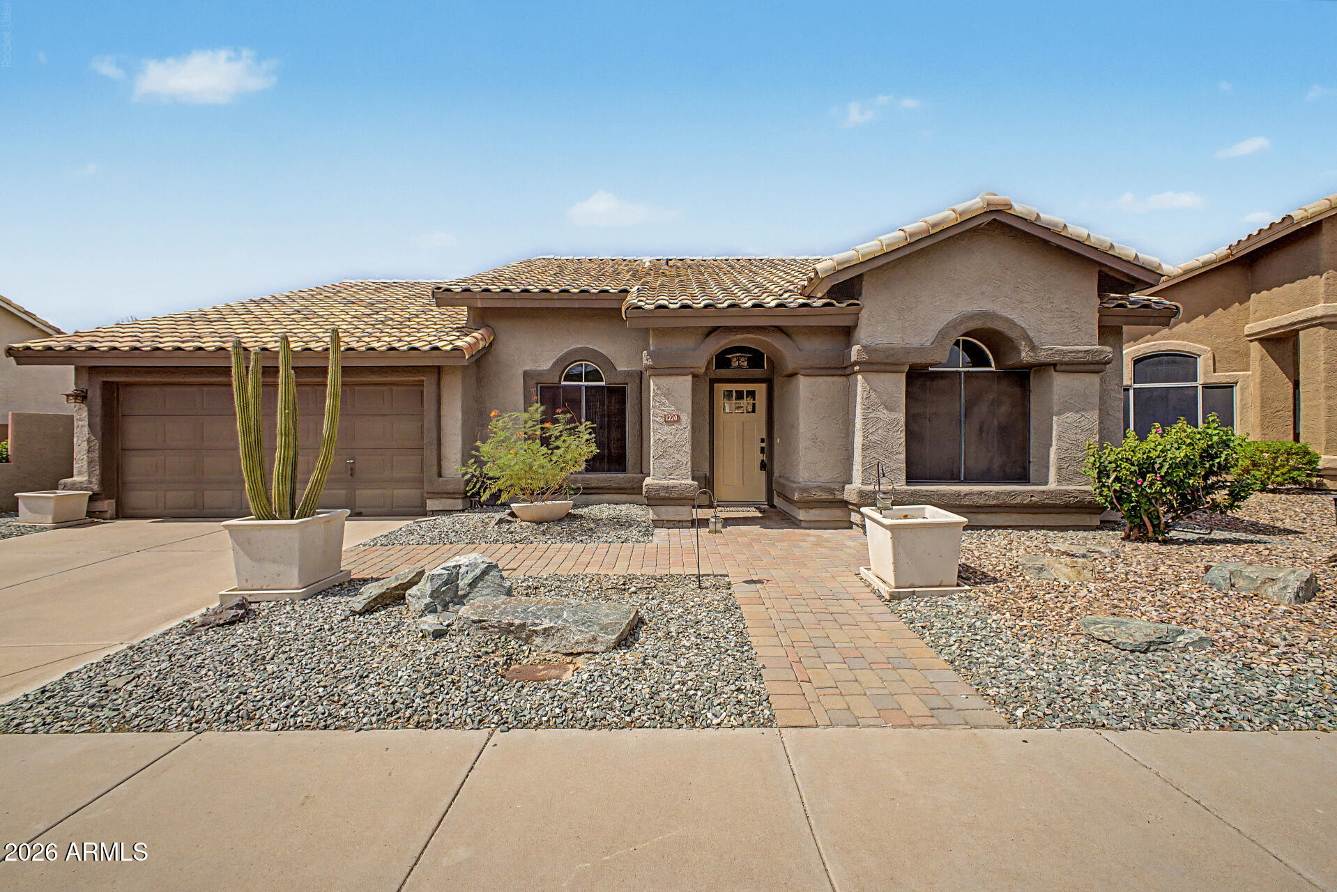 1220 E Briarwood Terrace — photo
