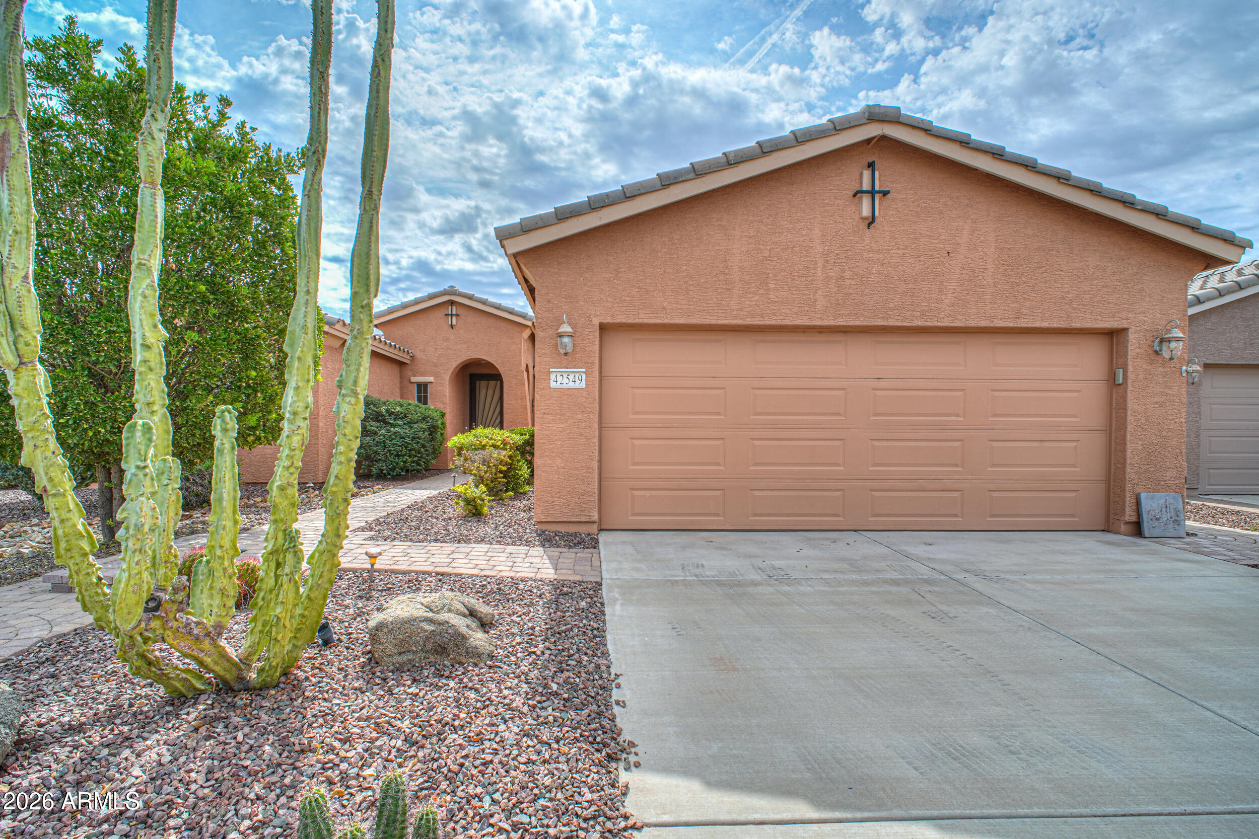 42549 W Kingfisher Drive — photo