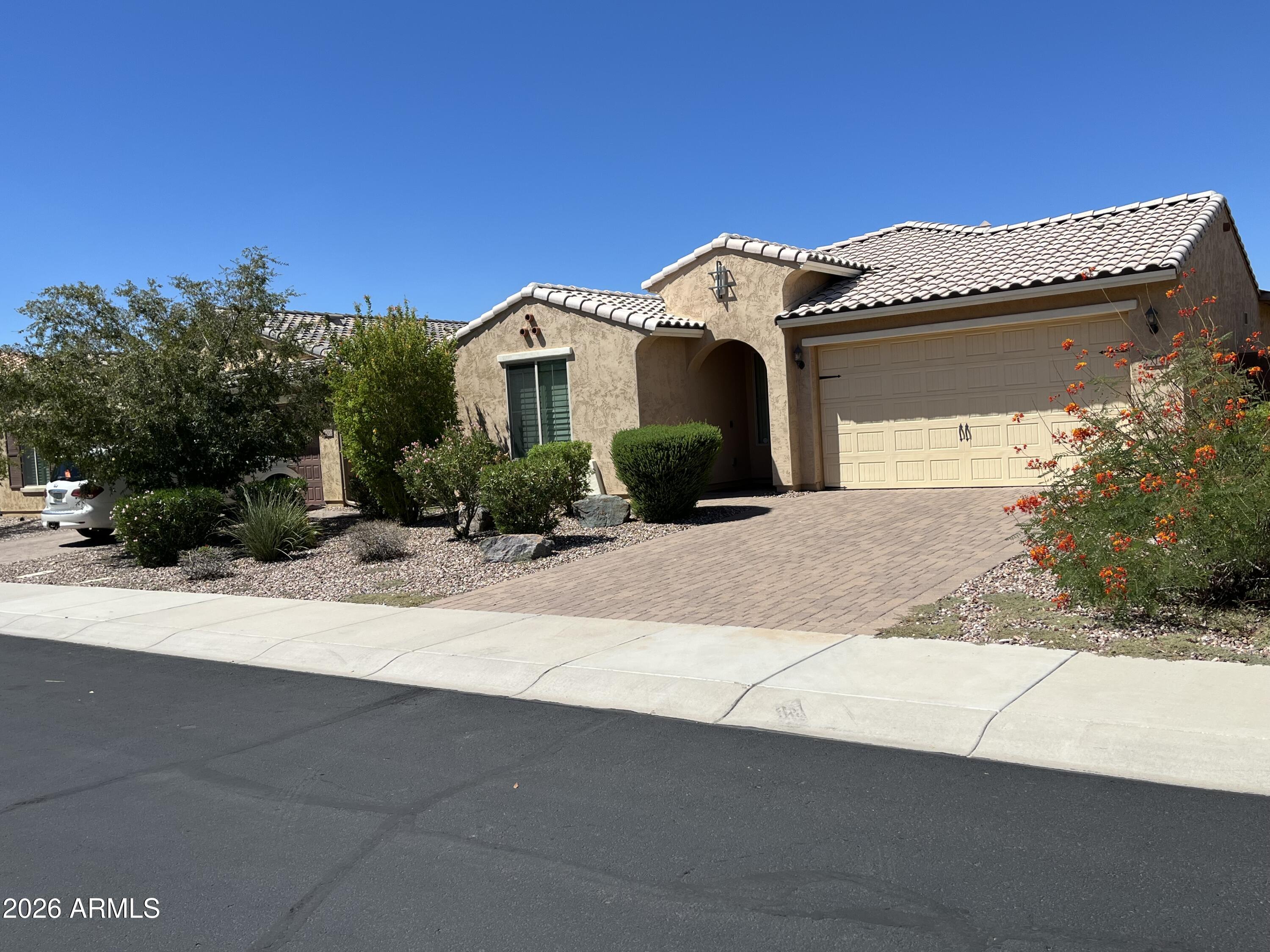 2710 E Saddlebrook Road — photo