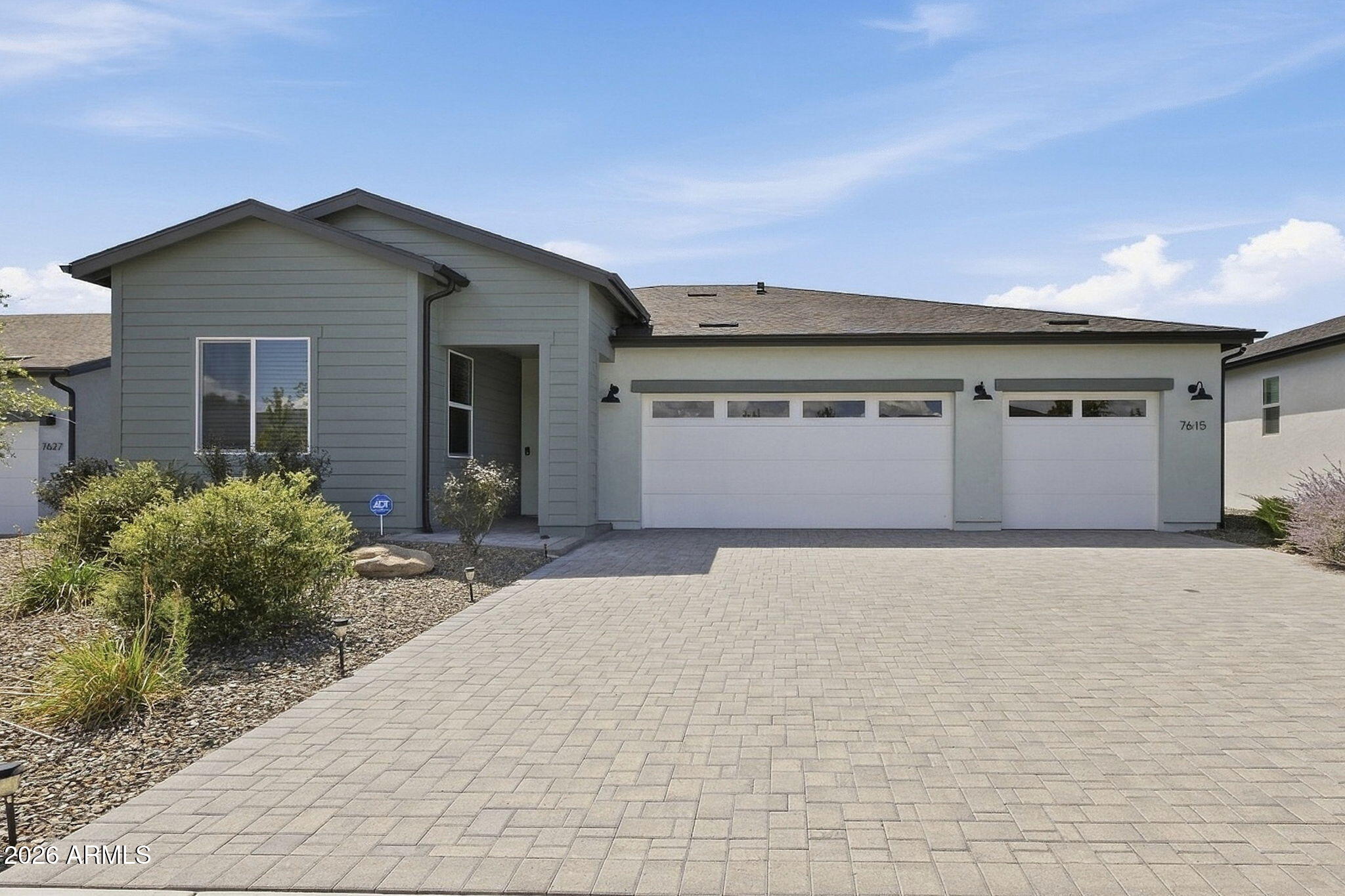 7615 E Louie Lane — photo