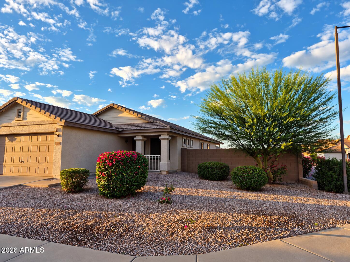 1576 W Appaloosa Way — photo