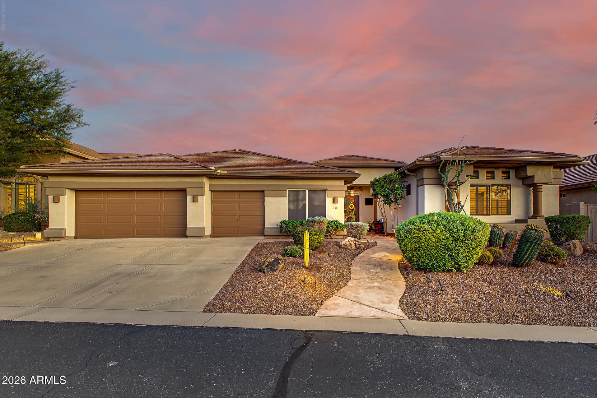 5317 E Forest Pleasant Place — photo