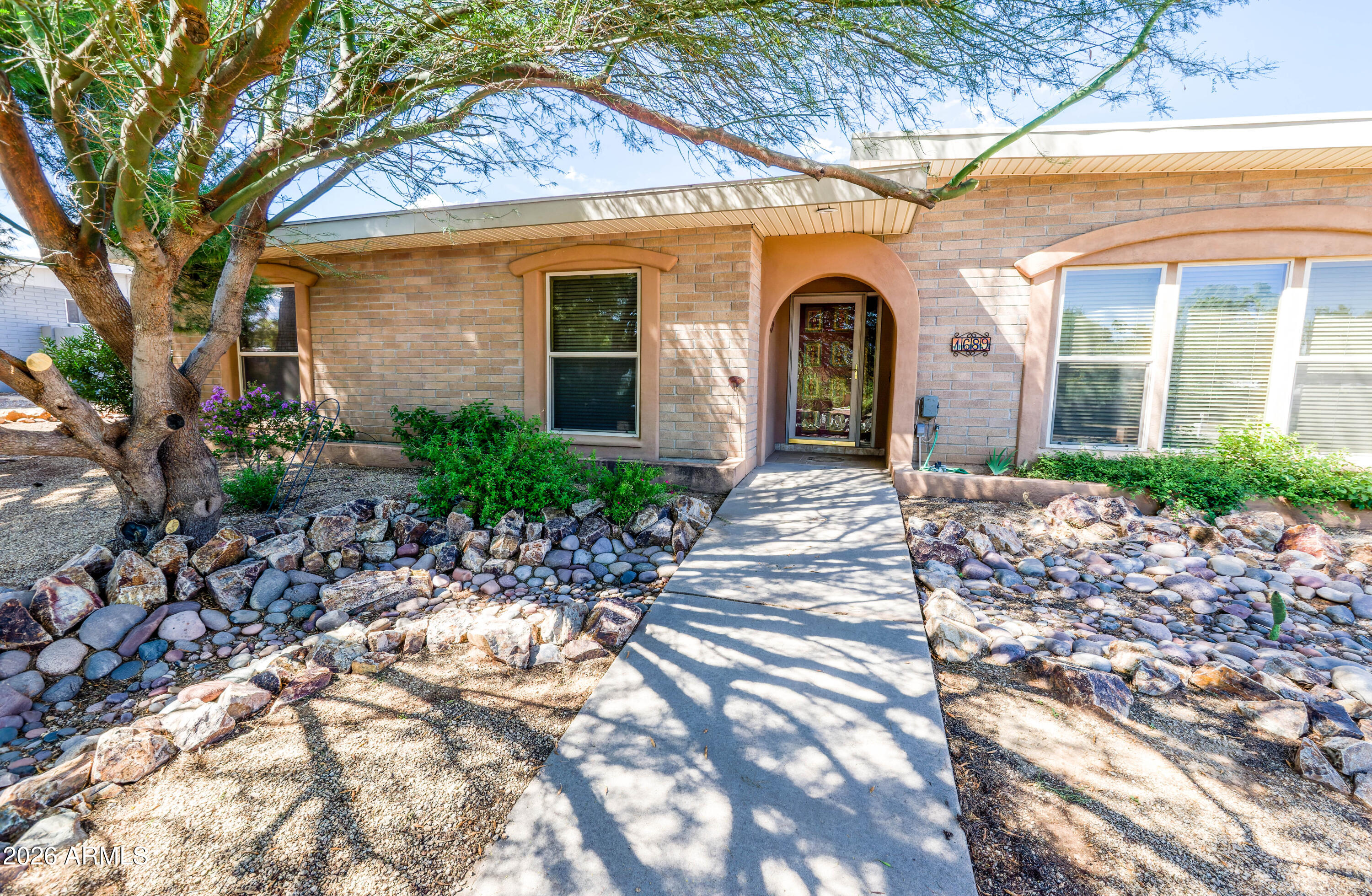 1689 Crestwood Drive — photo
