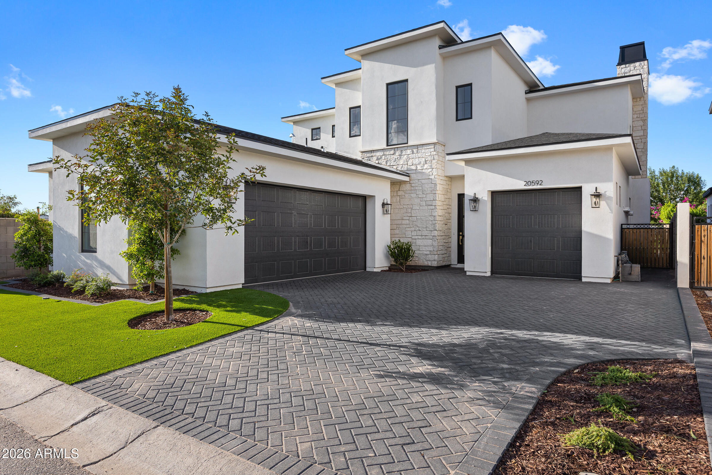 20592 E Natalie Way — photo