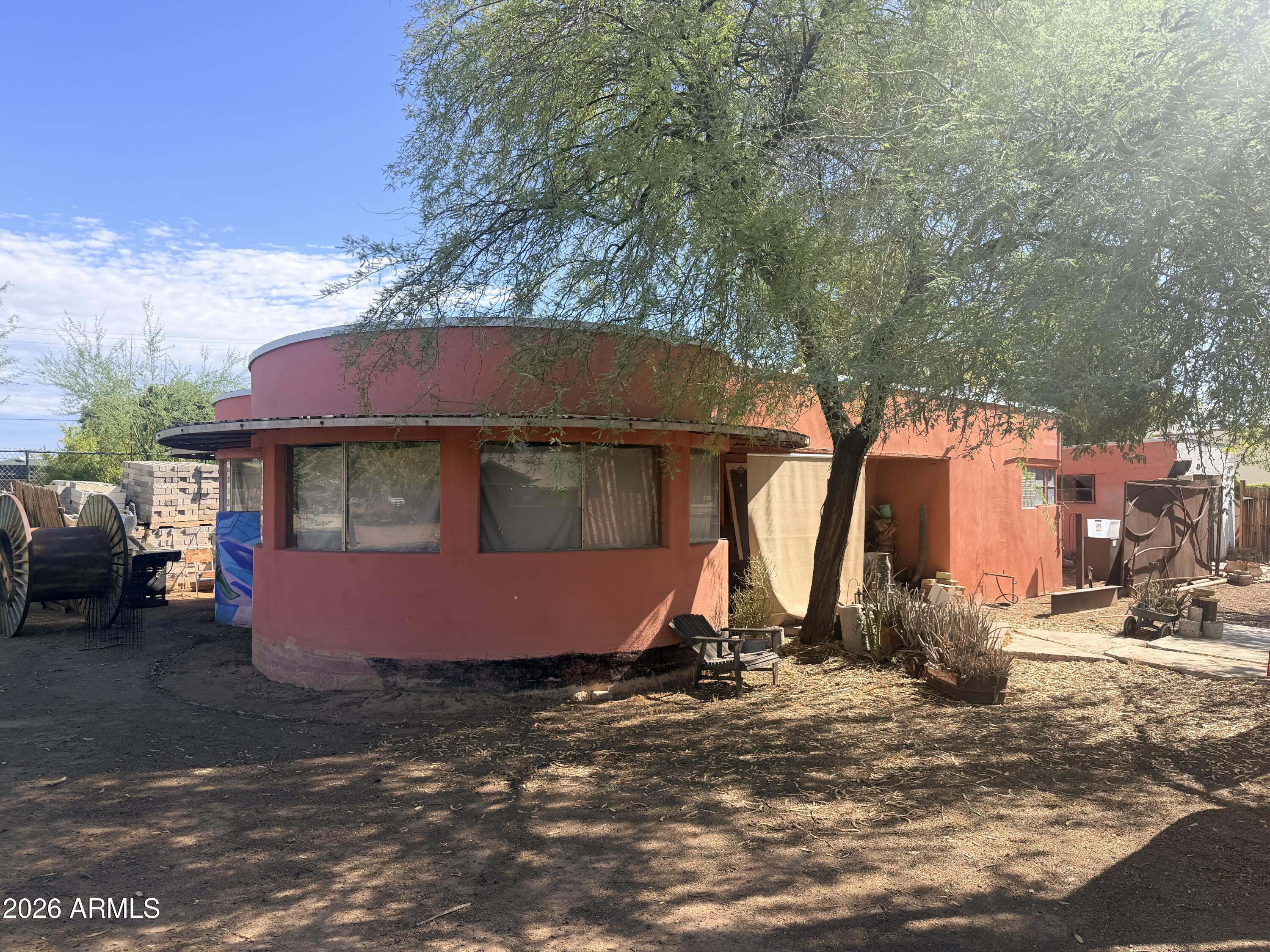 330 W Minnezona Avenue — photo