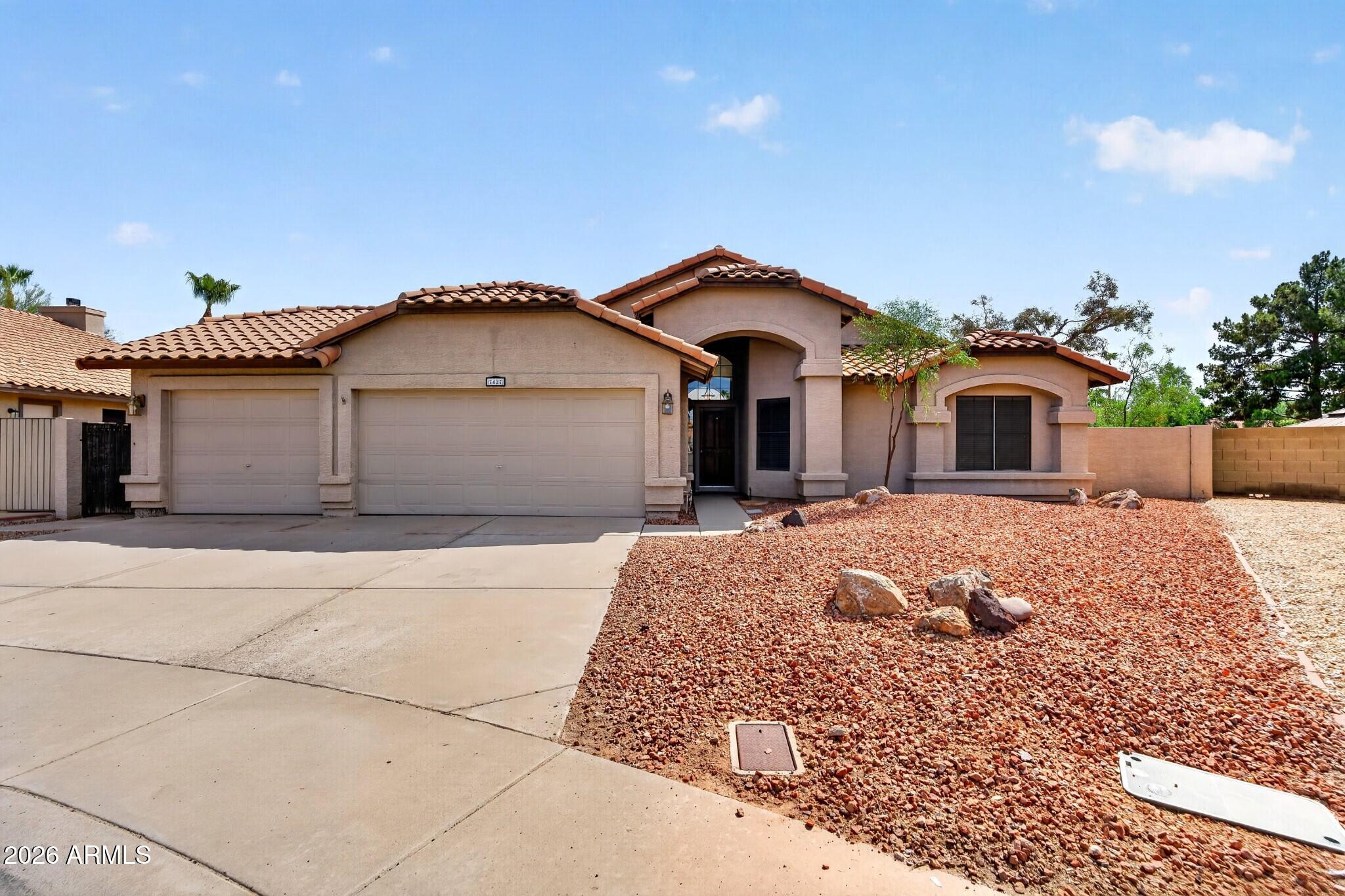 7427 W Topeka Drive — photo