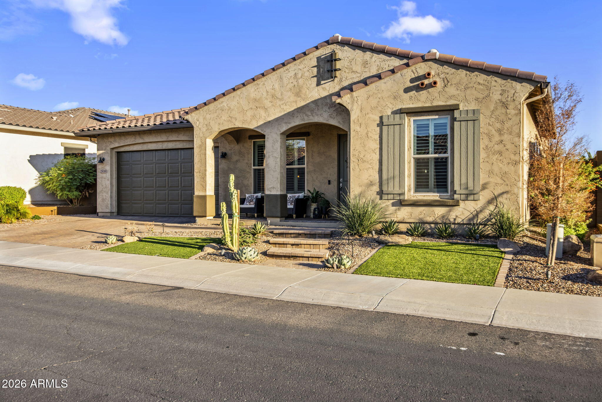 2939 E Crest Lane — photo