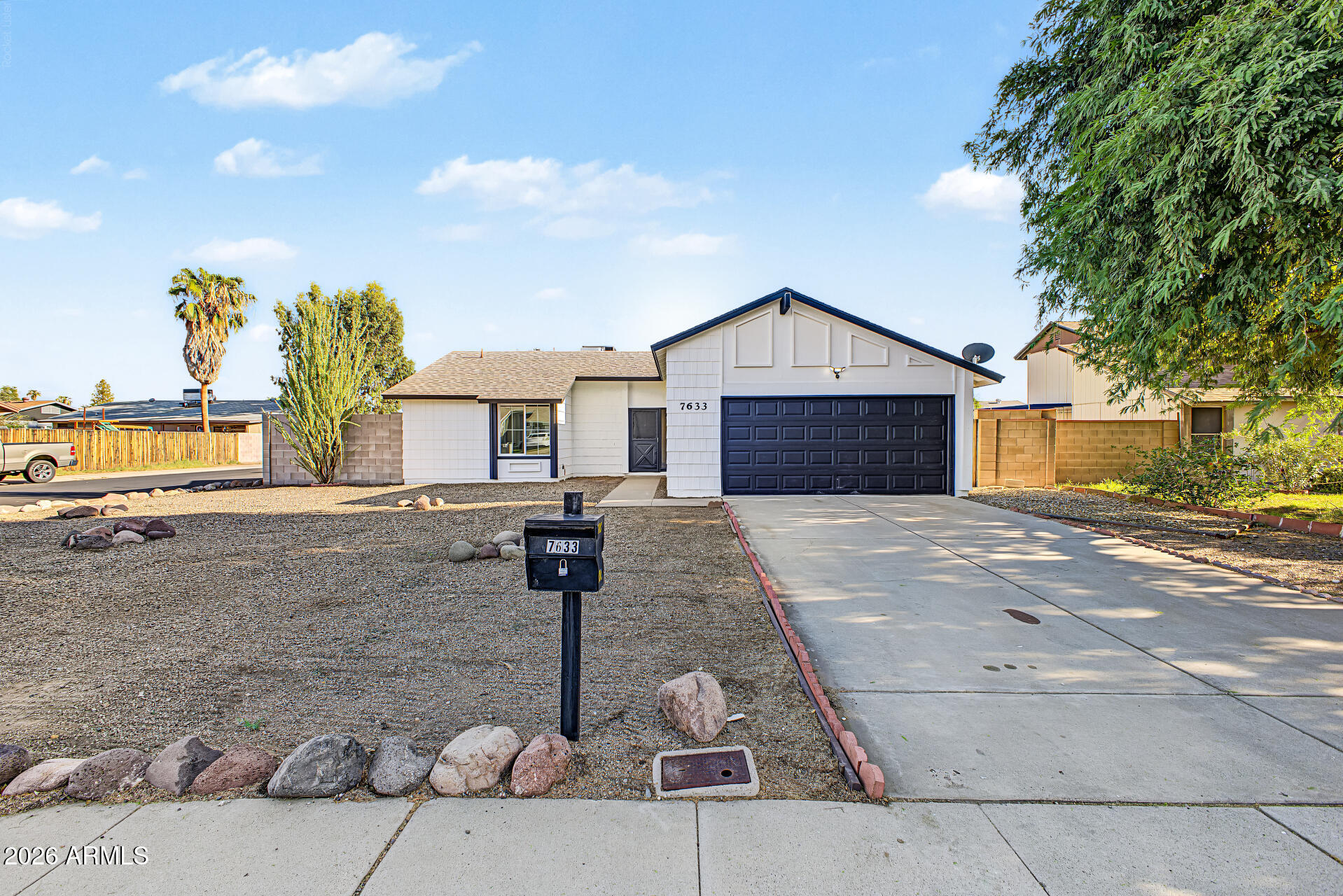 7633 W Wolf Street — photo