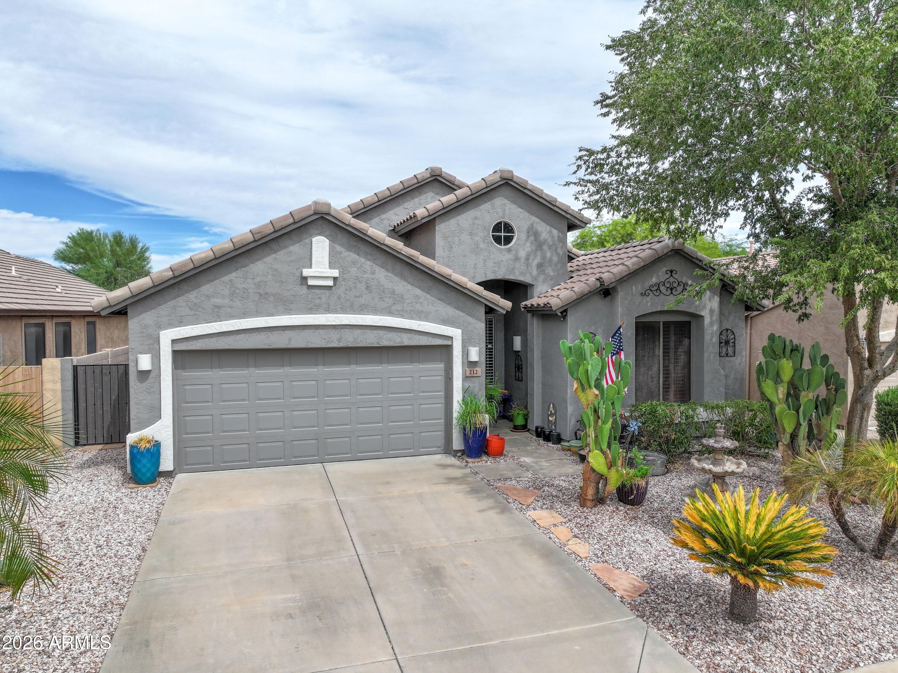 212 E Canary Court — photo