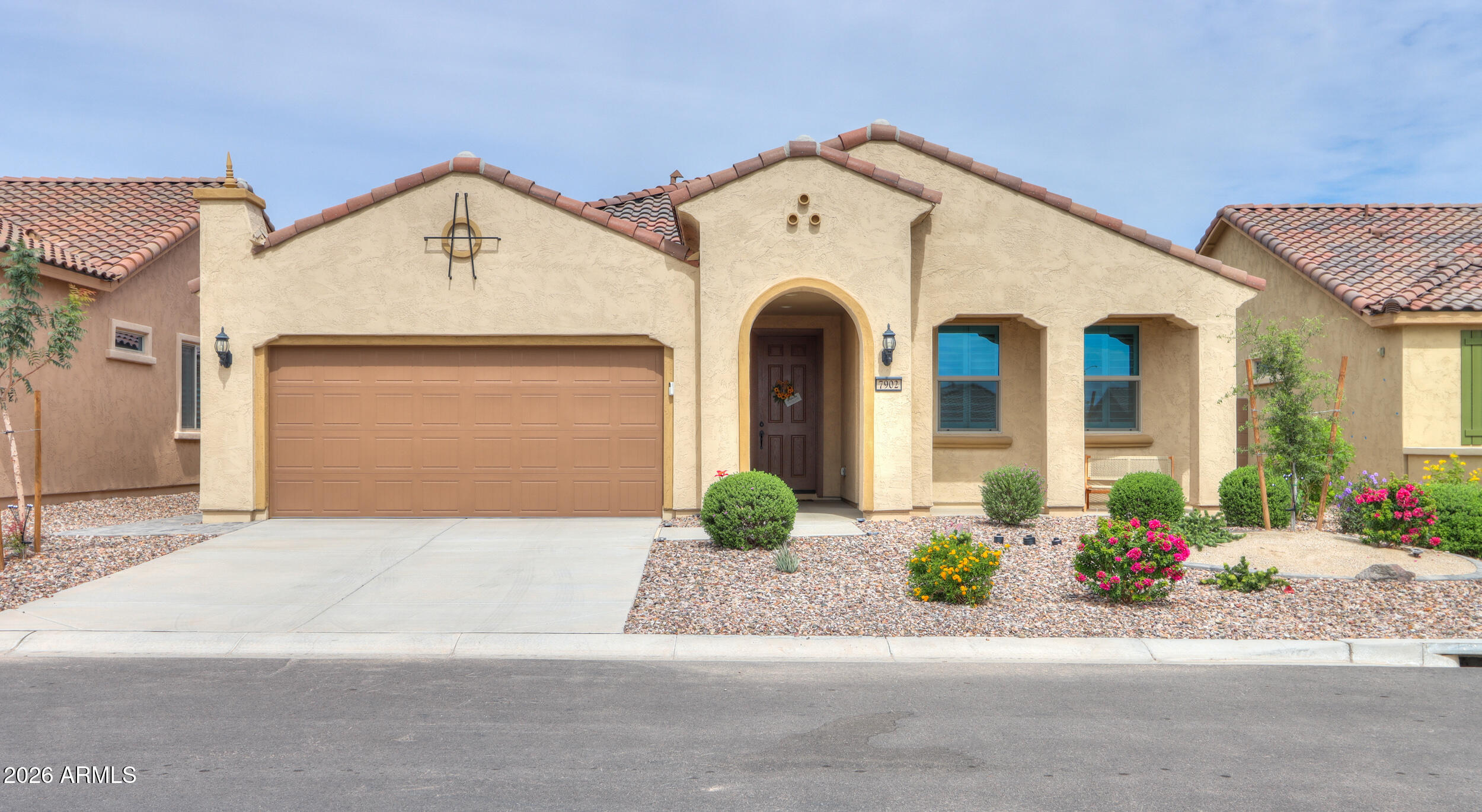 7902 W Meadowlark Way — photo