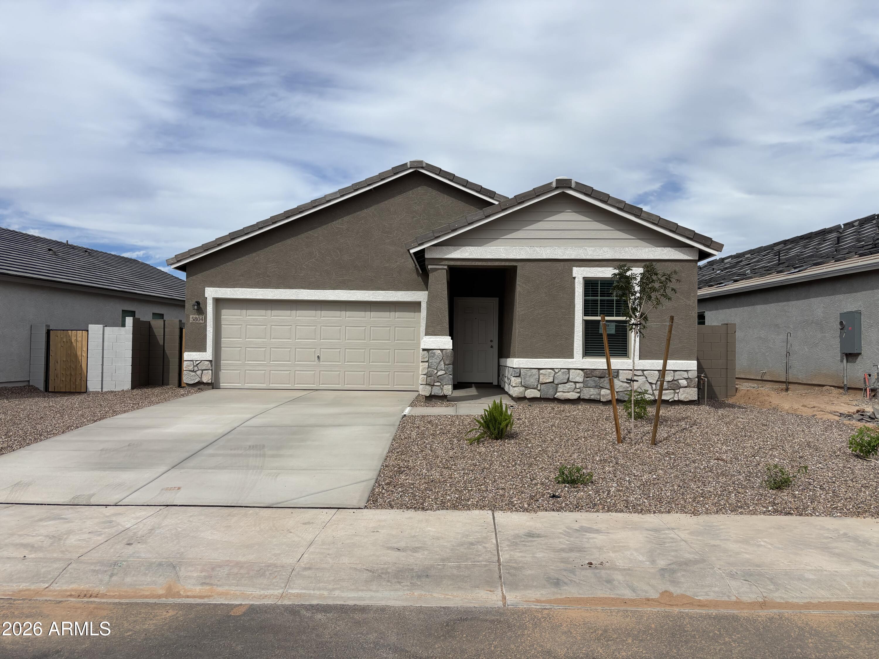 5804 E Hornblende Way — photo