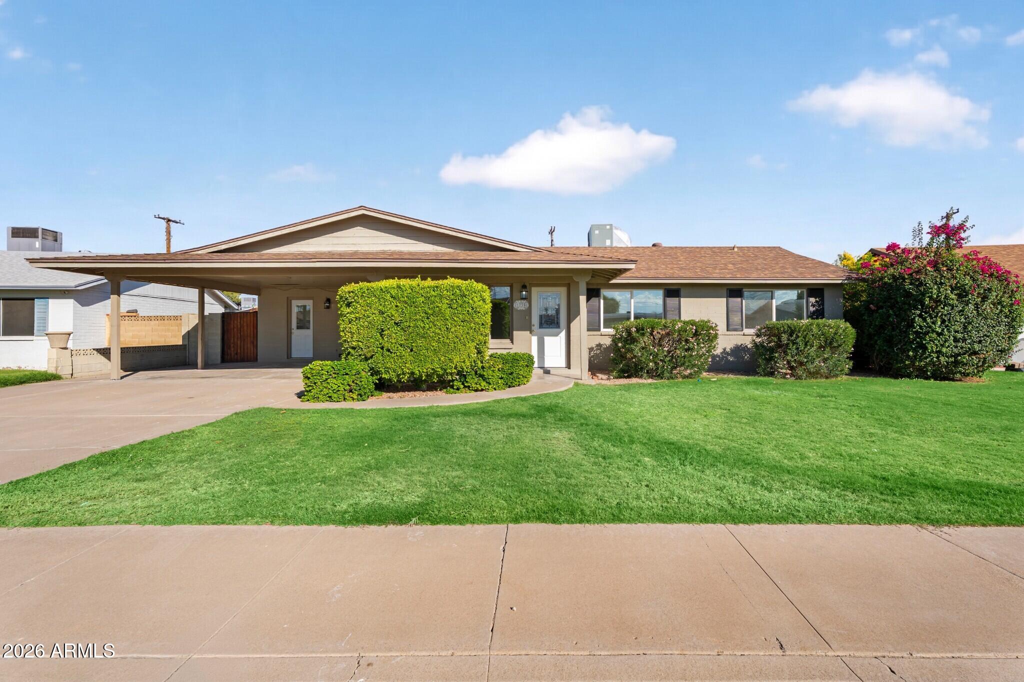 1735 N Queensbury Drive — photo