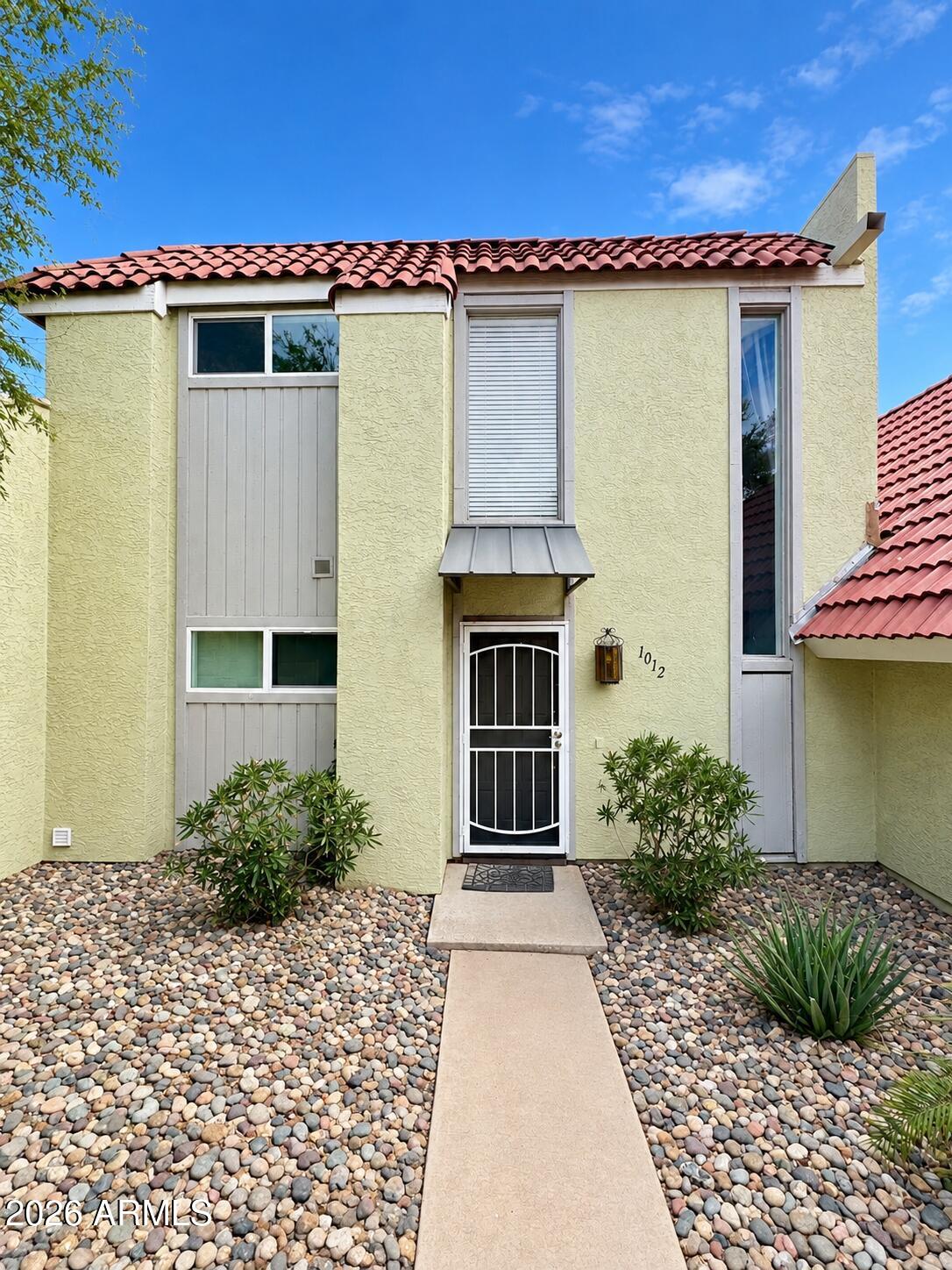 1012 E Highland Avenue — photo