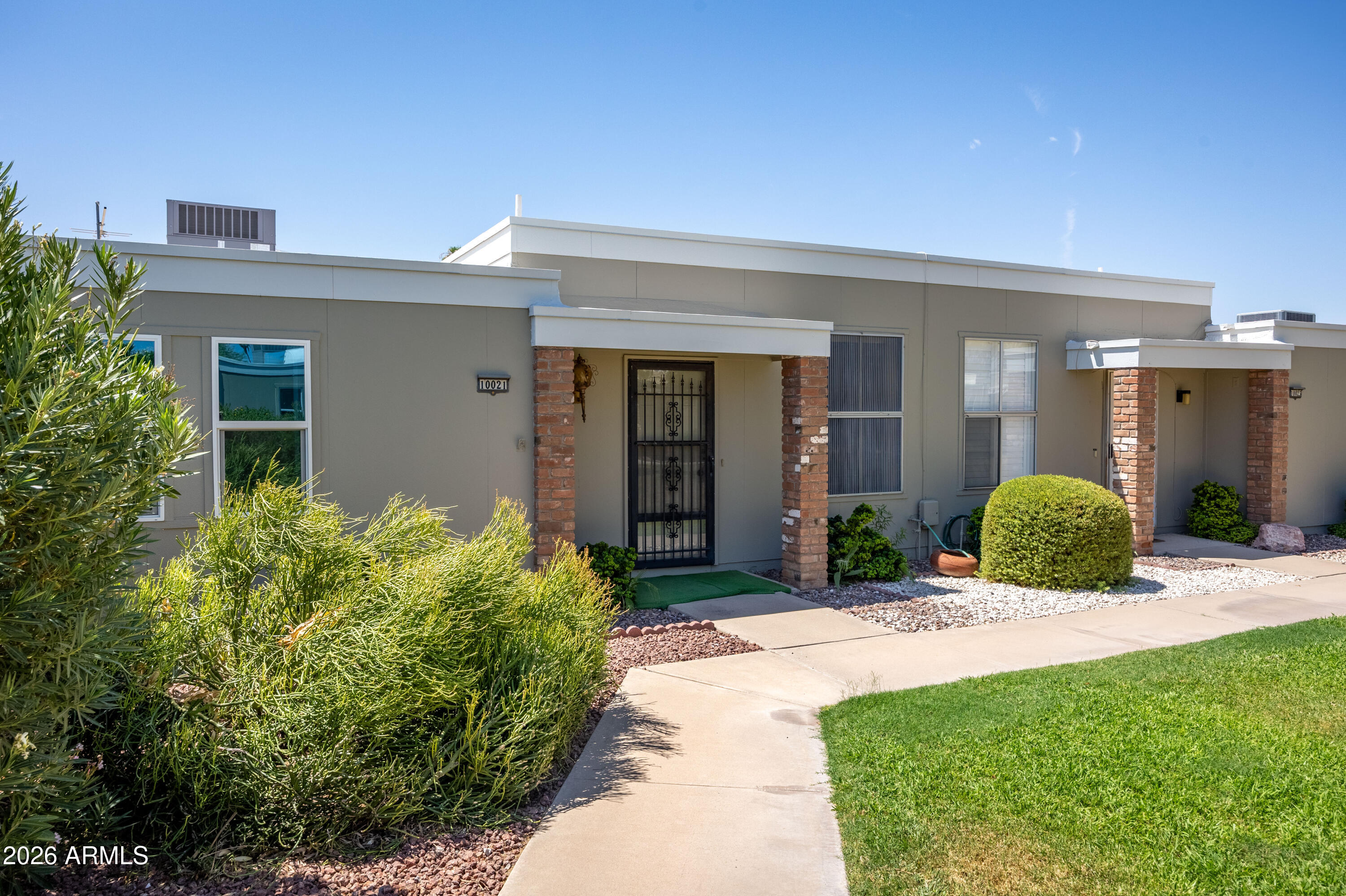 10021 W Thunderbird Boulevard — photo