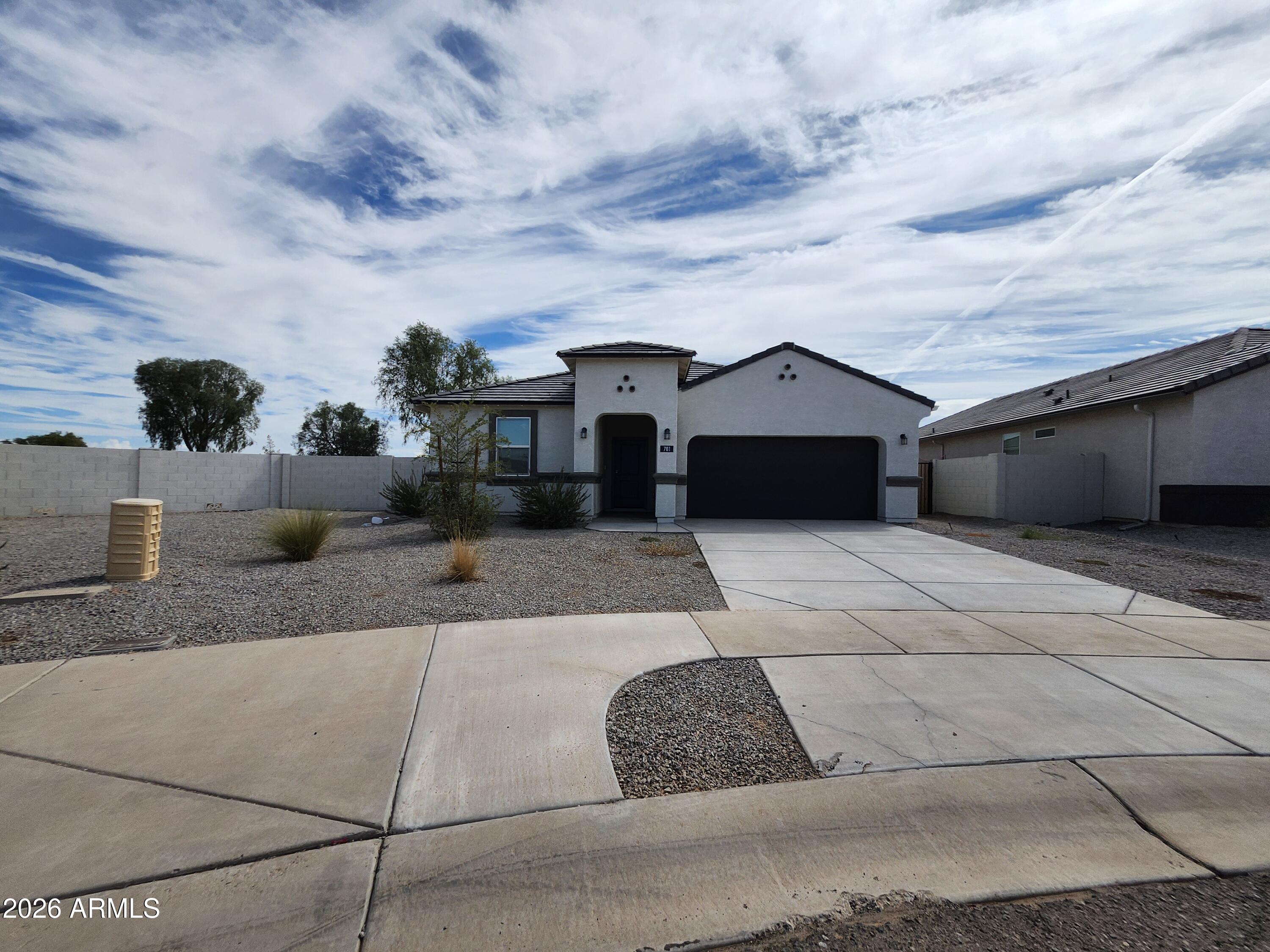 701 N 13th Place — photo