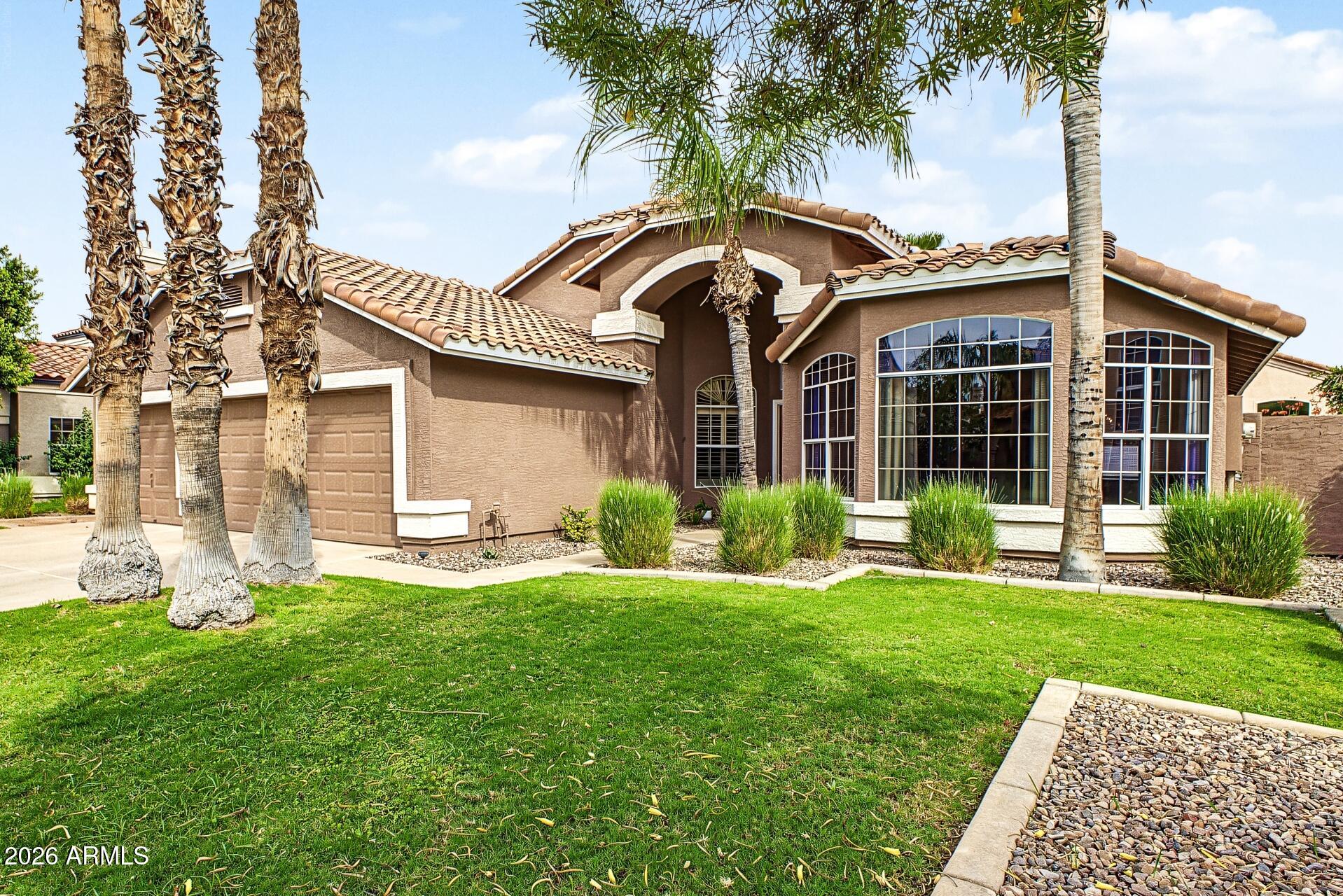 1218 E Azure Sea Lane — photo