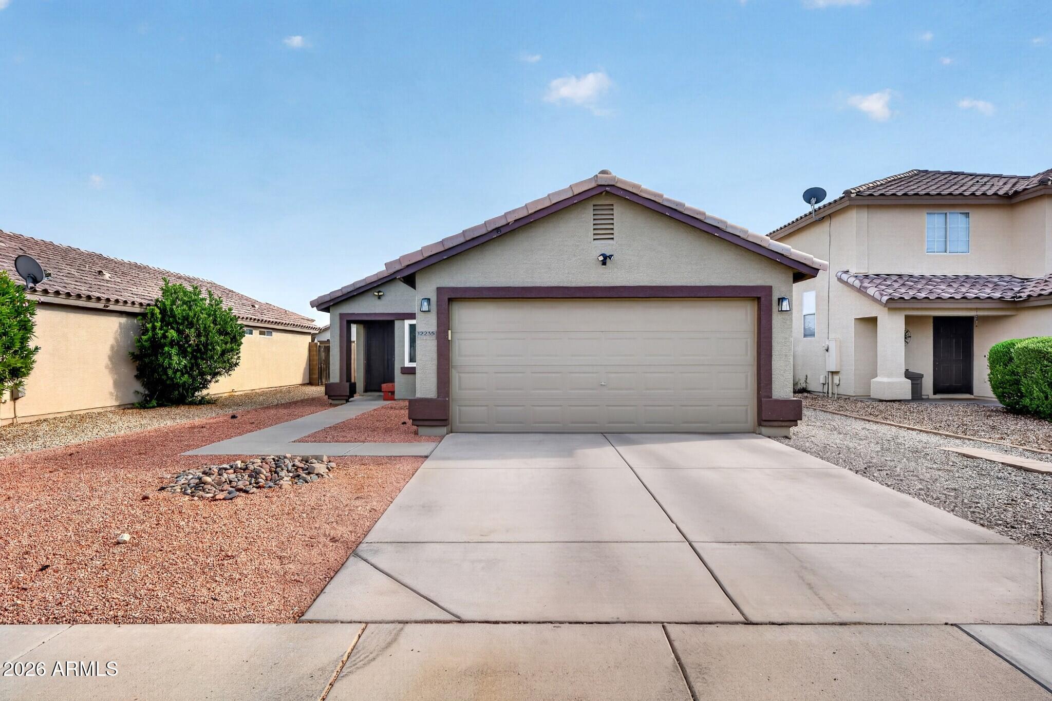 12235 W Dahlia Drive — photo