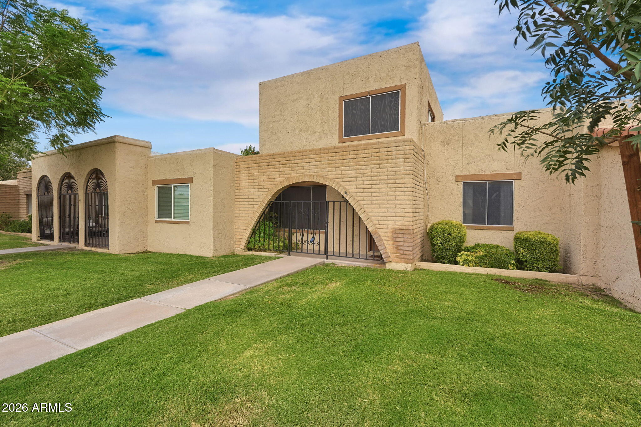 2126 E Villa Court — photo