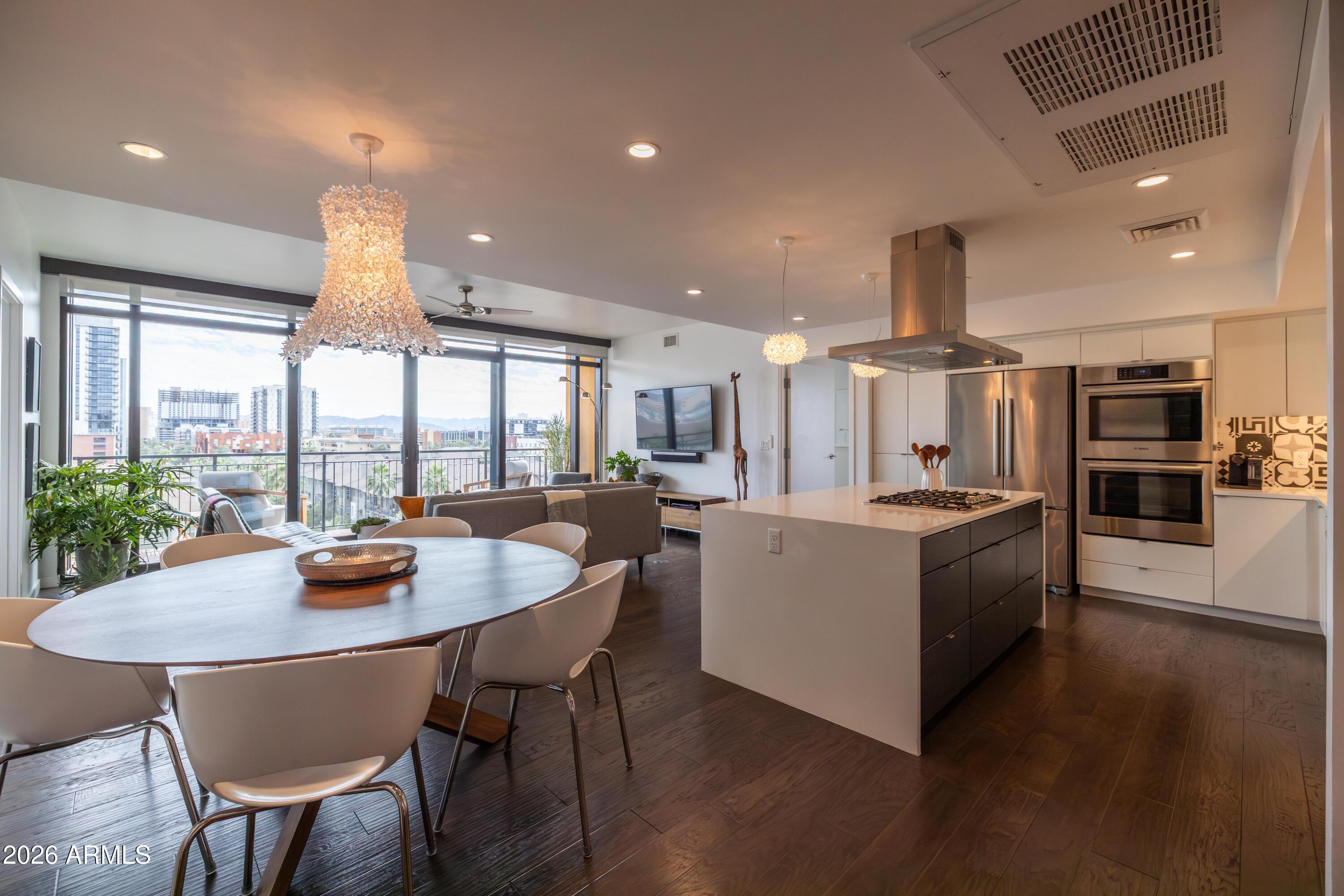 200 W Portland Street 827 — photo