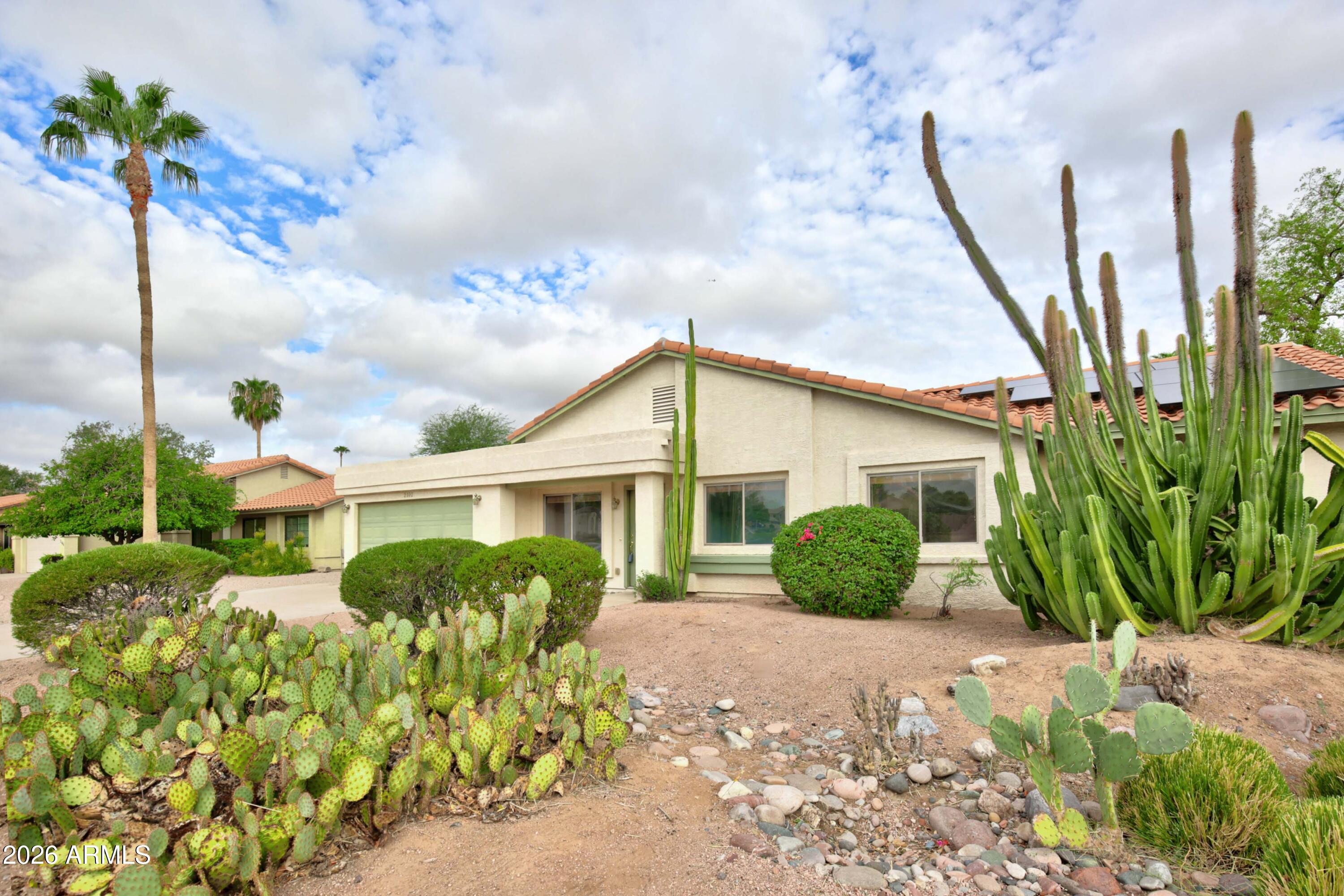 2102 W Knox Road — photo