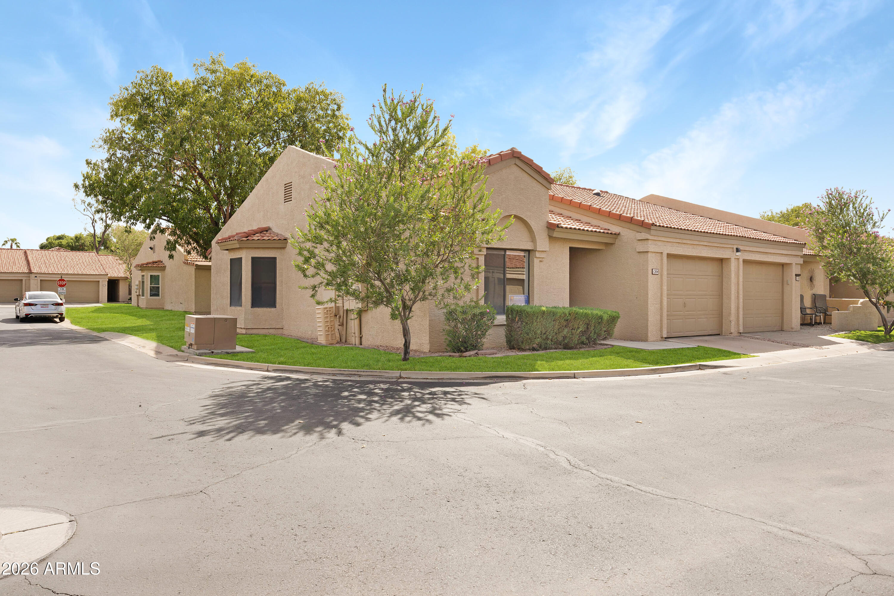 1021 S Greenfield Road 1204 — photo