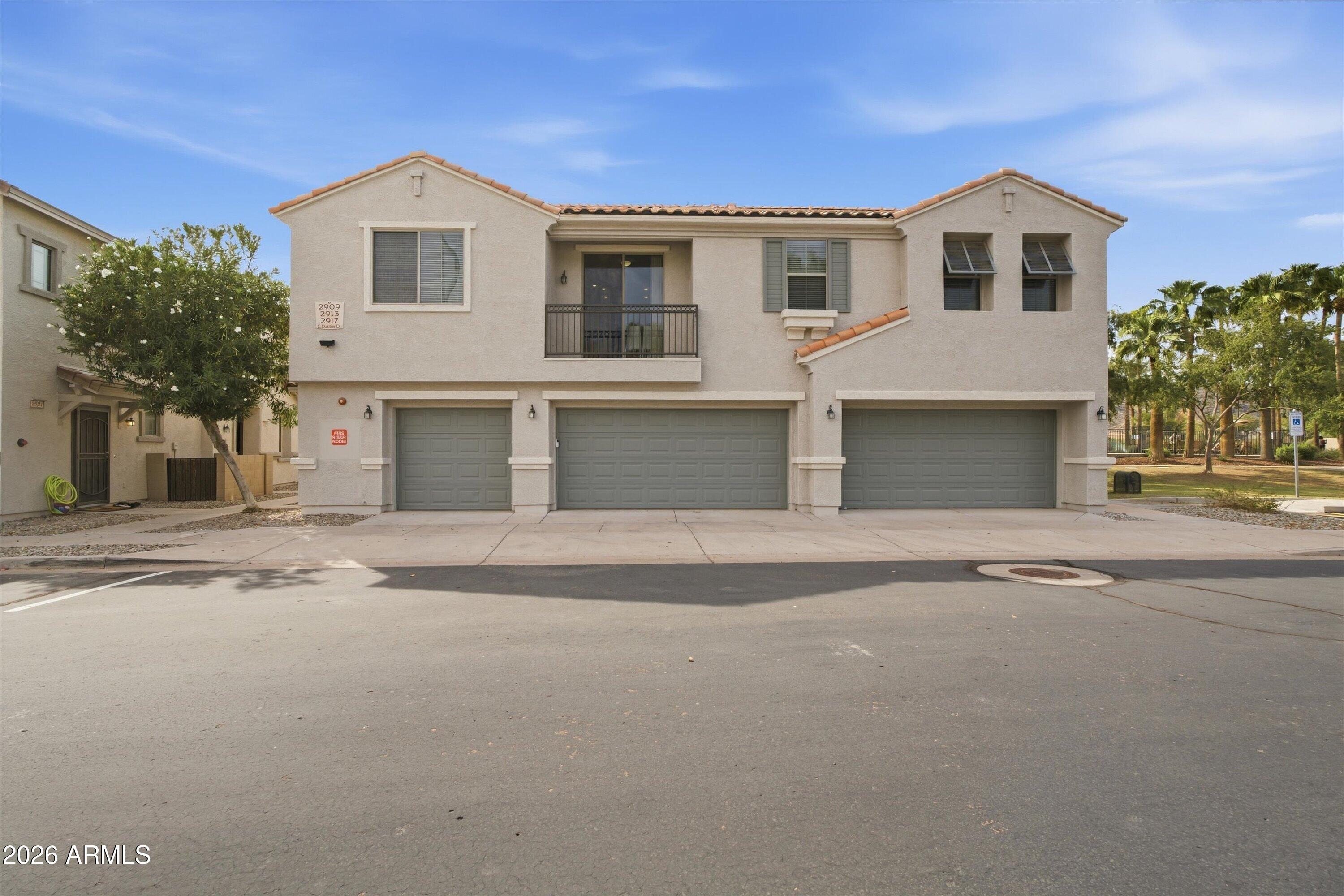 2909 E Dunbar Drive E — photo