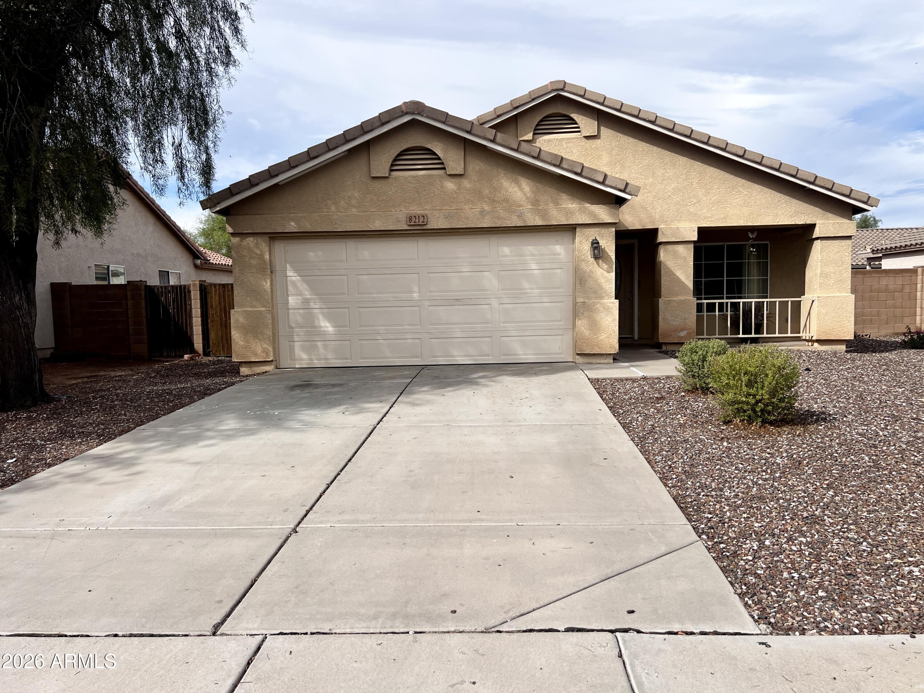 8212 W Apache Street — photo