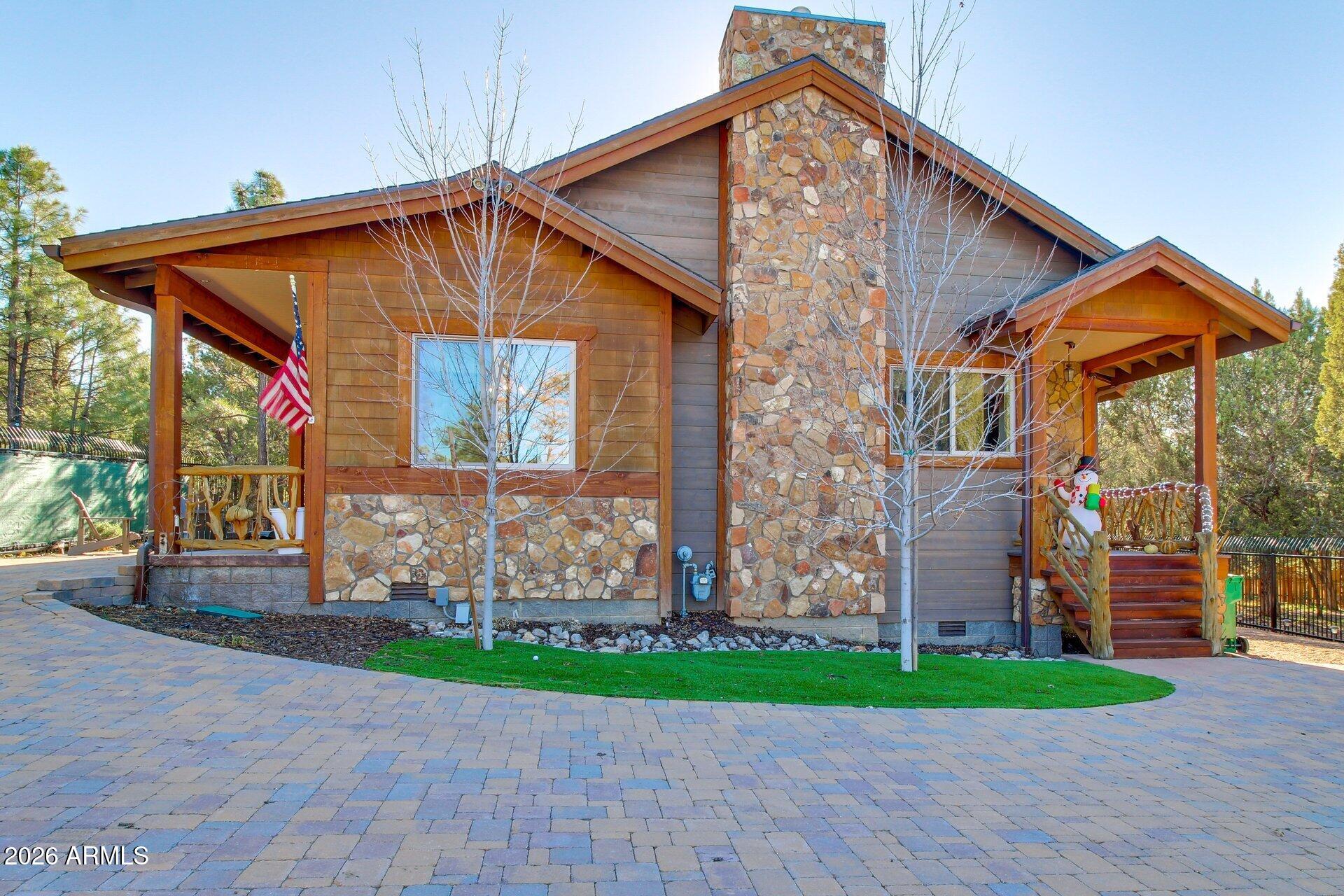 2640 N Eagle View Circle — photo
