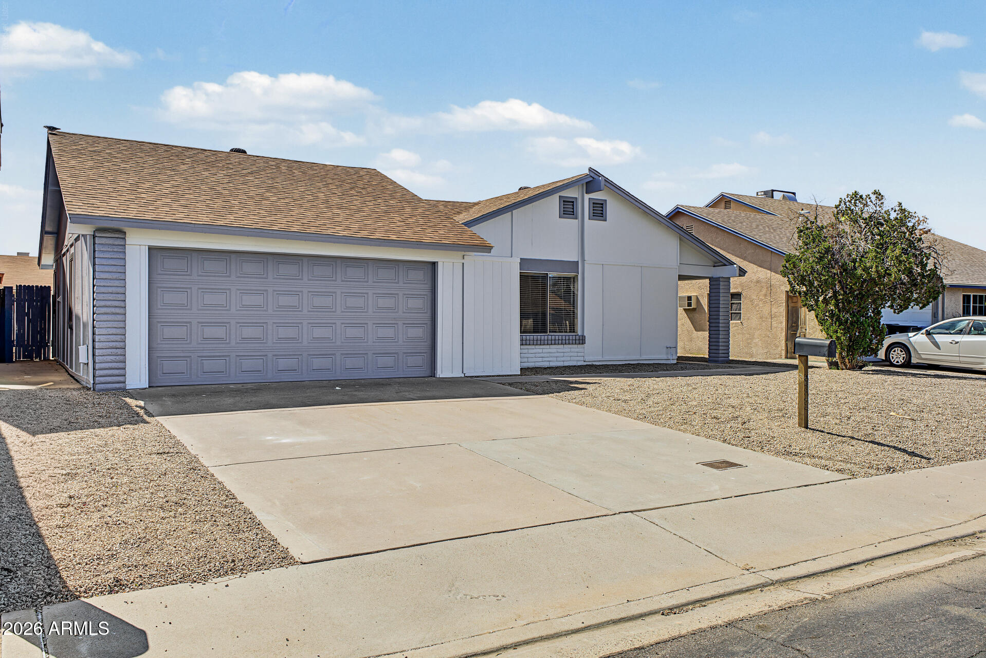 4211 E Vineyard Road — photo