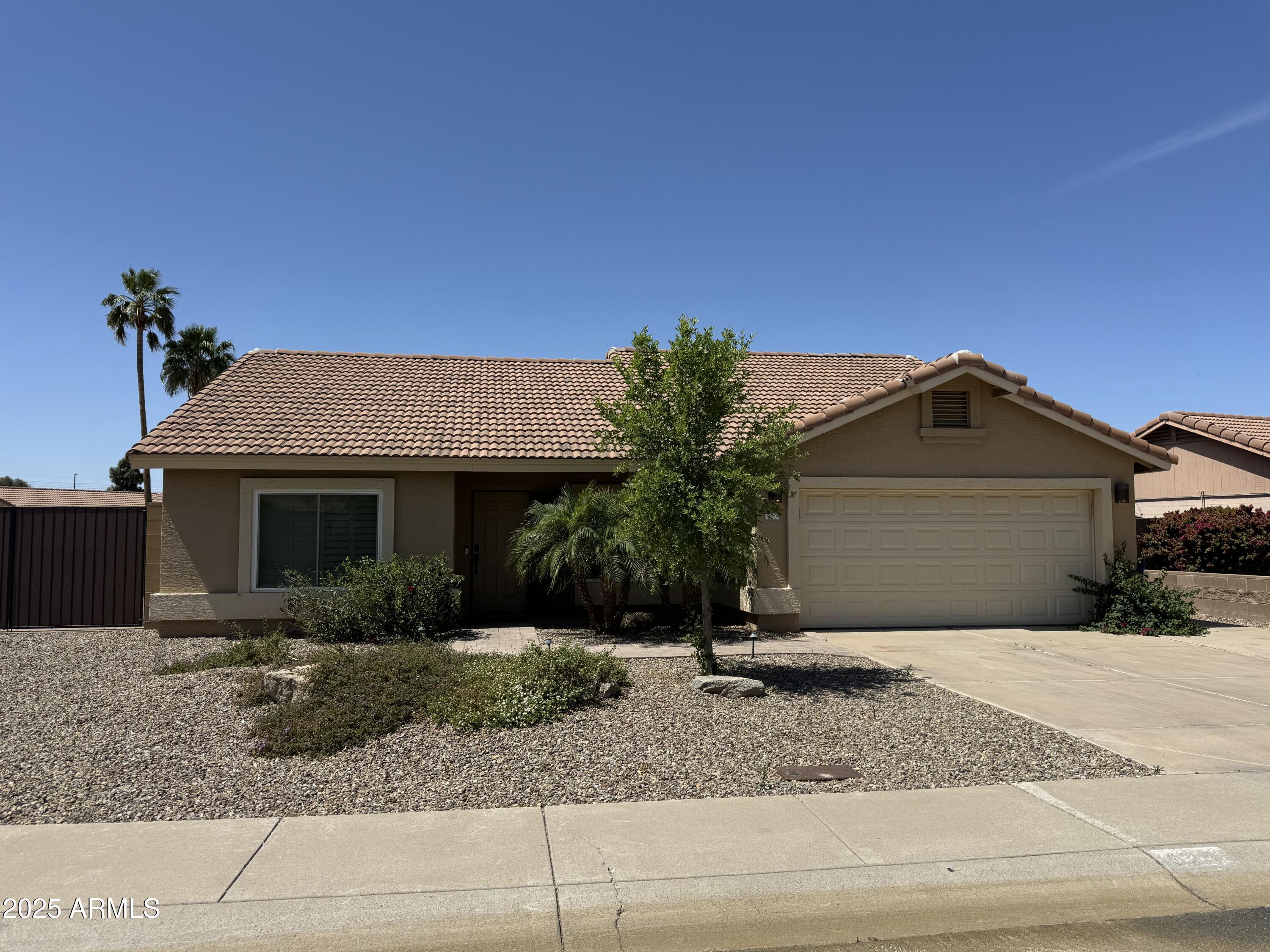 920 N Quartz Street — photo