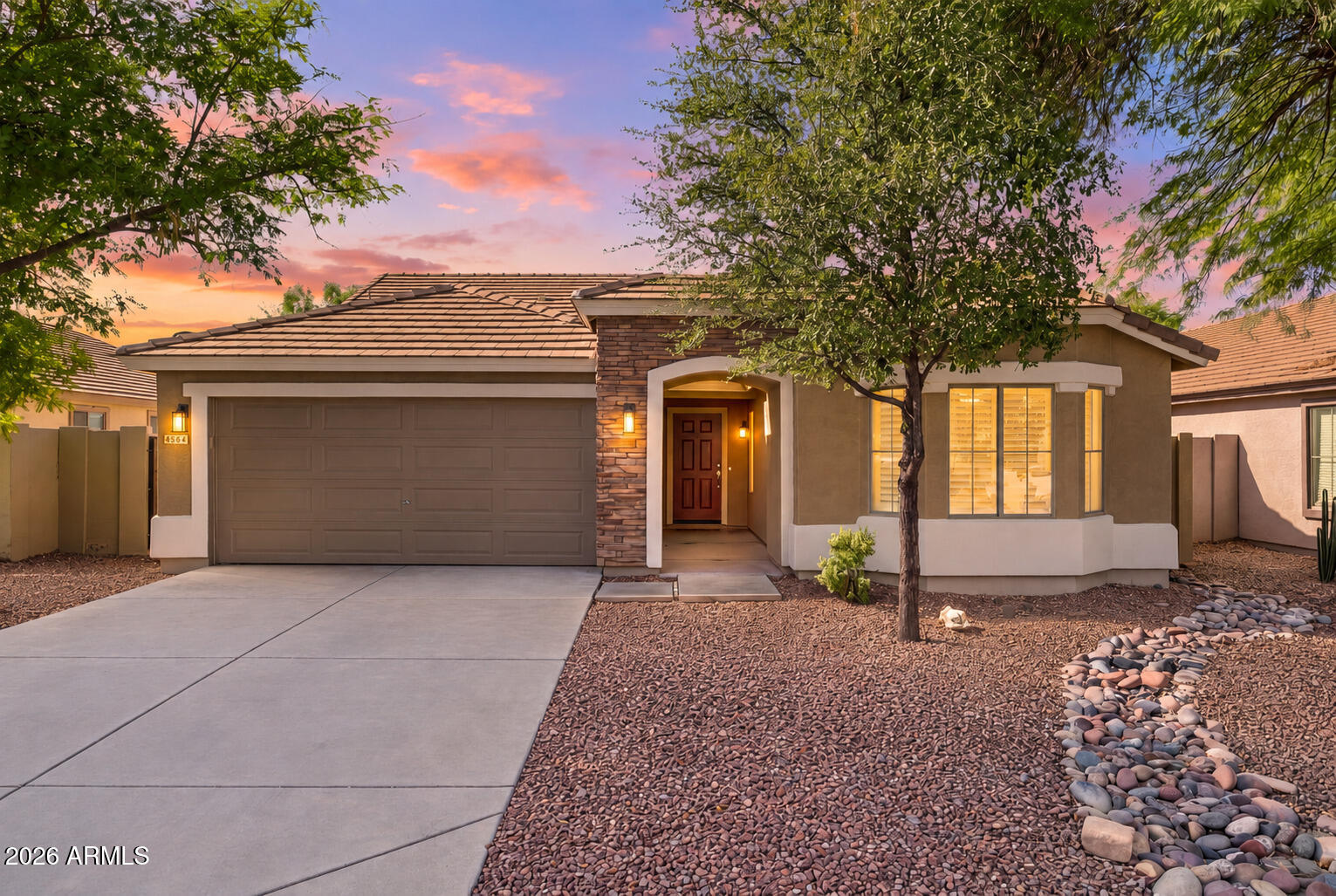 2643 E Desert Rose Trail — photo