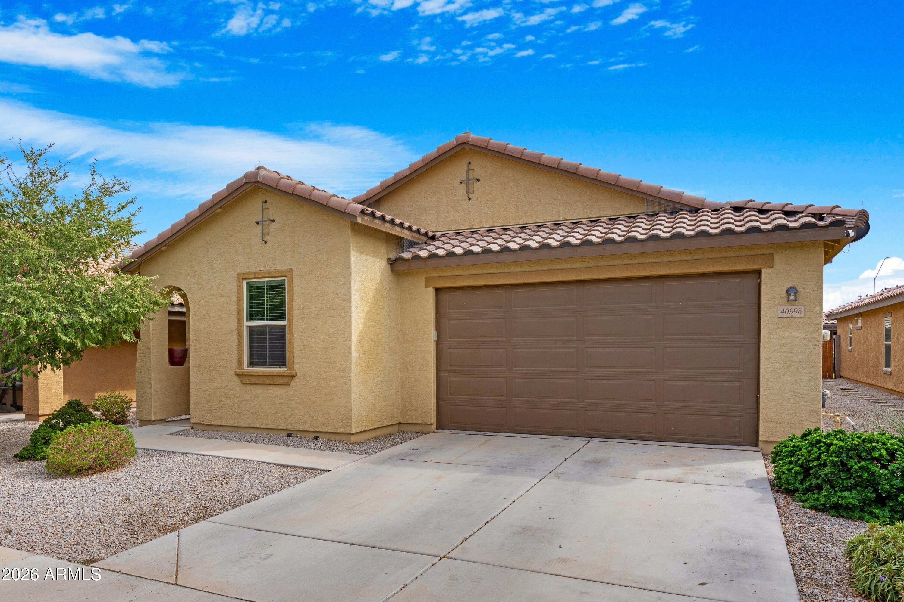 40995 W Patricia Lane — photo
