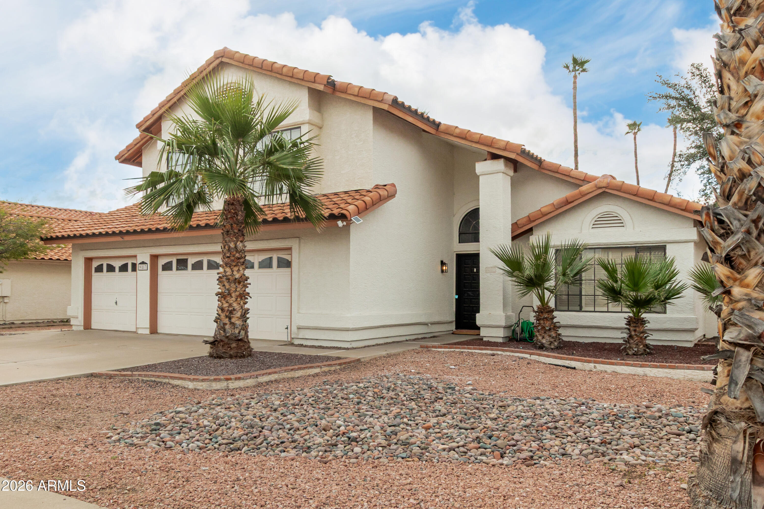 987 E Divot Drive — photo