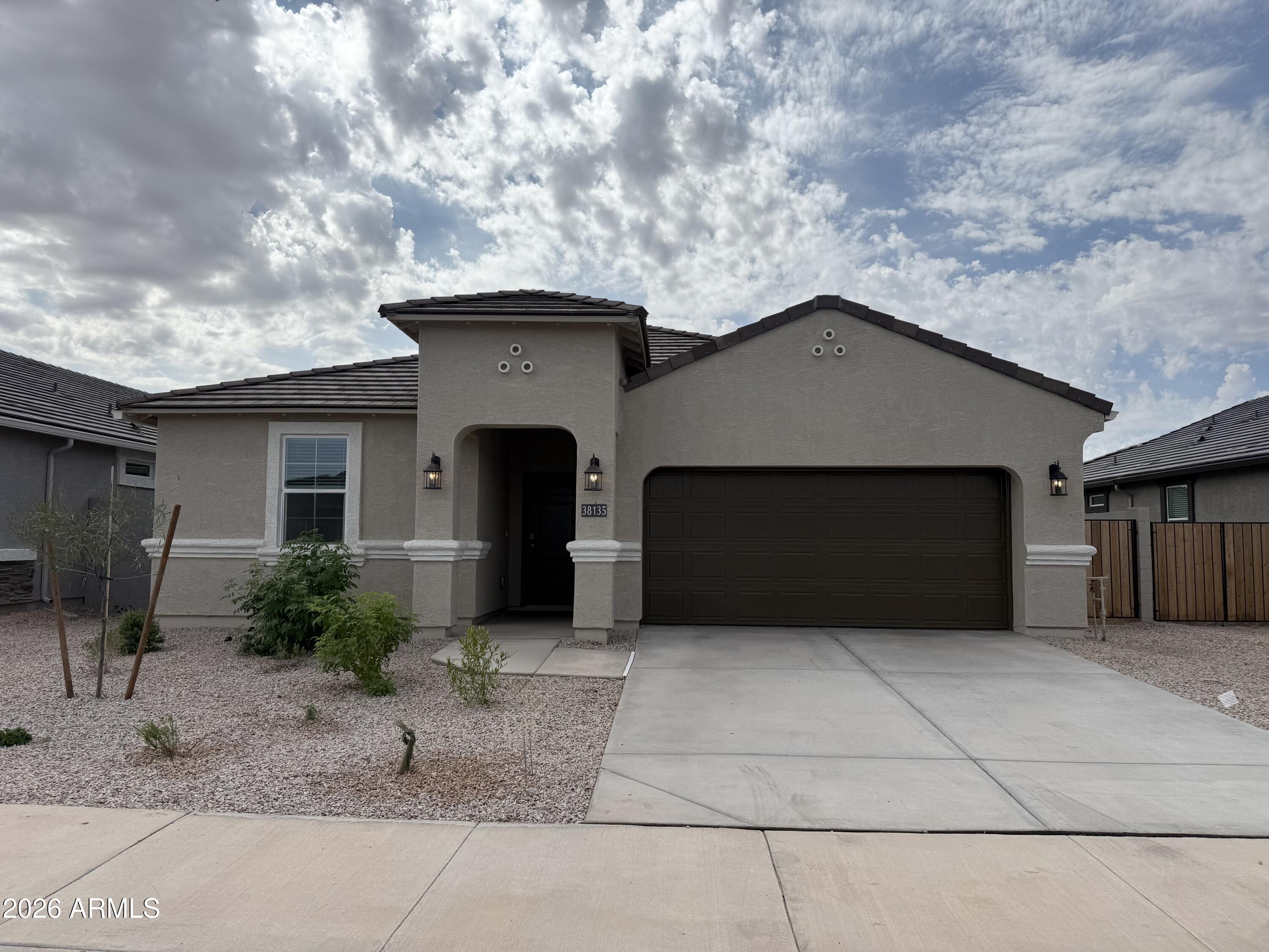 38135 W Capri Avenue — photo