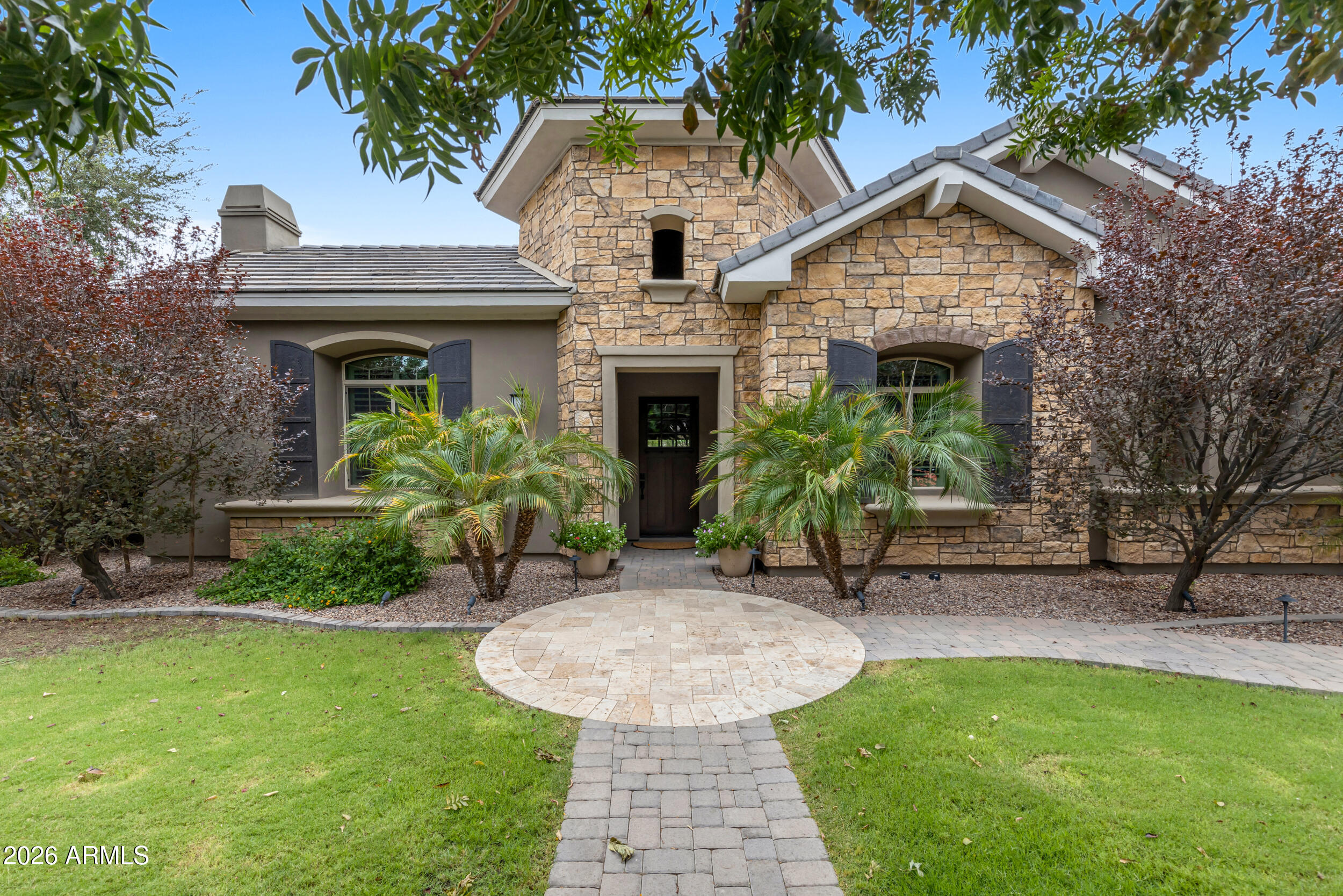 2103 E Crescent Way — photo