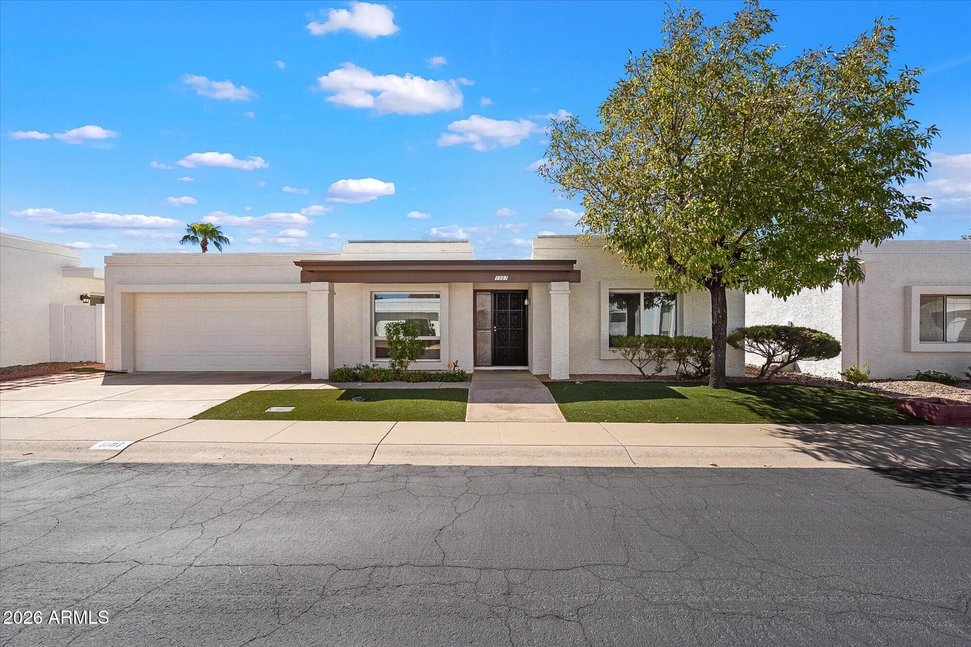 1007 E Villa Maria Drive — photo