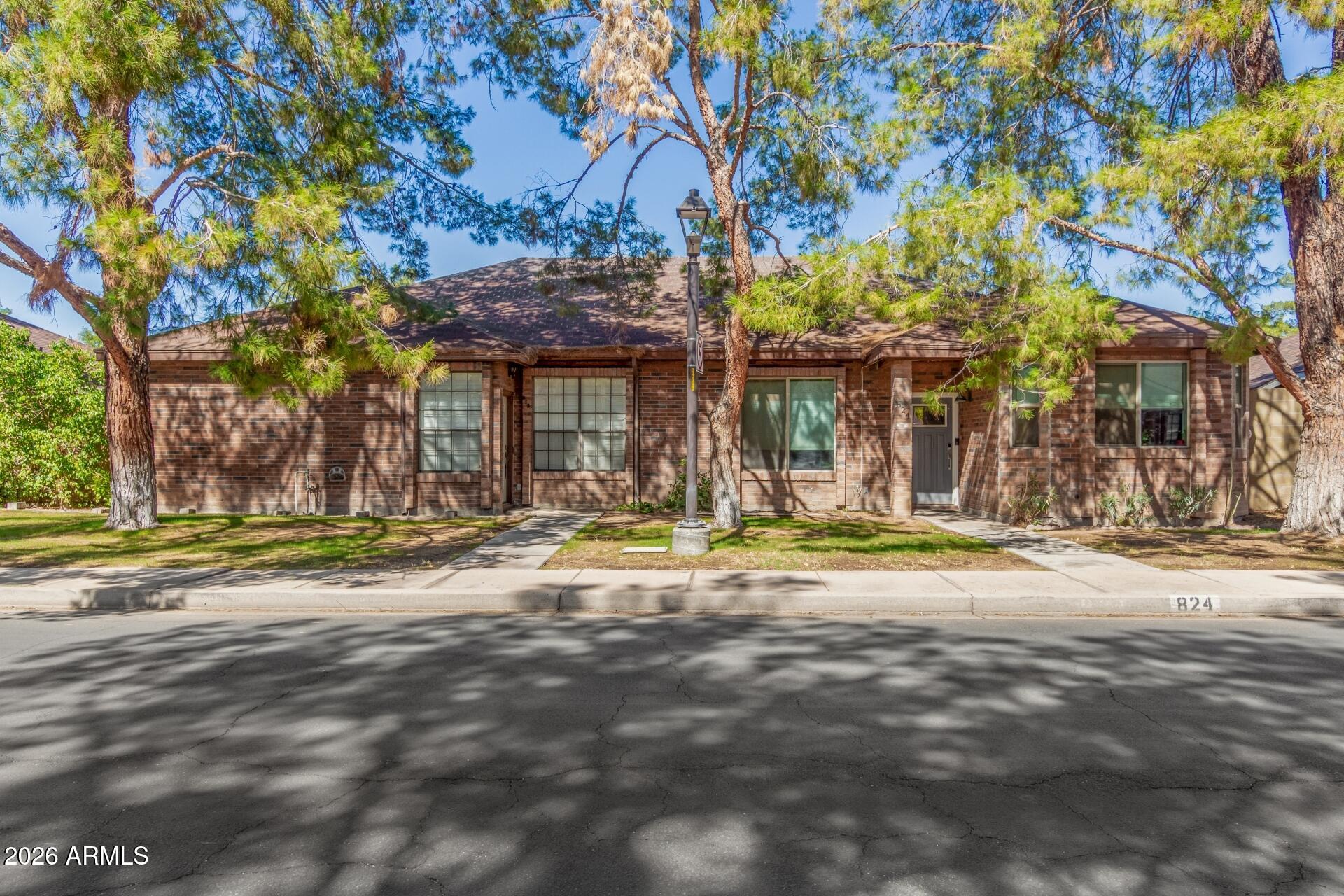 824 E Bruce Avenue — photo