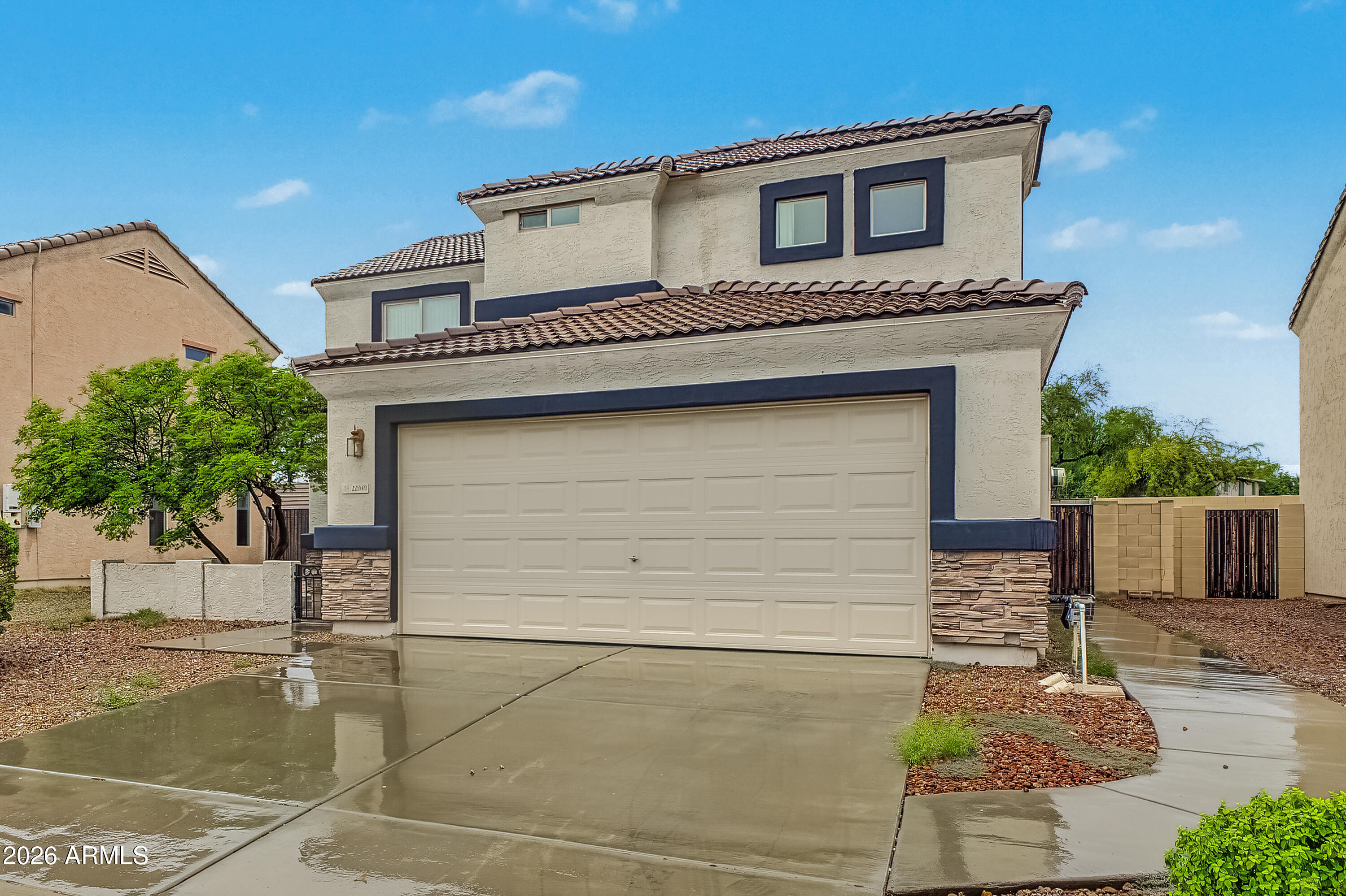 22040 W Yavapai Street — photo