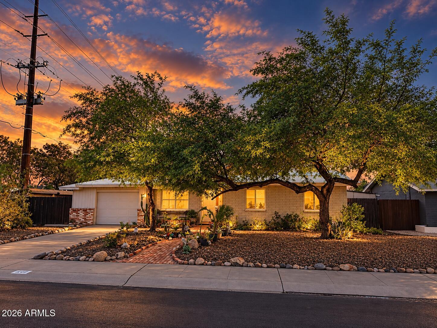 1247 E Valerie Drive — photo