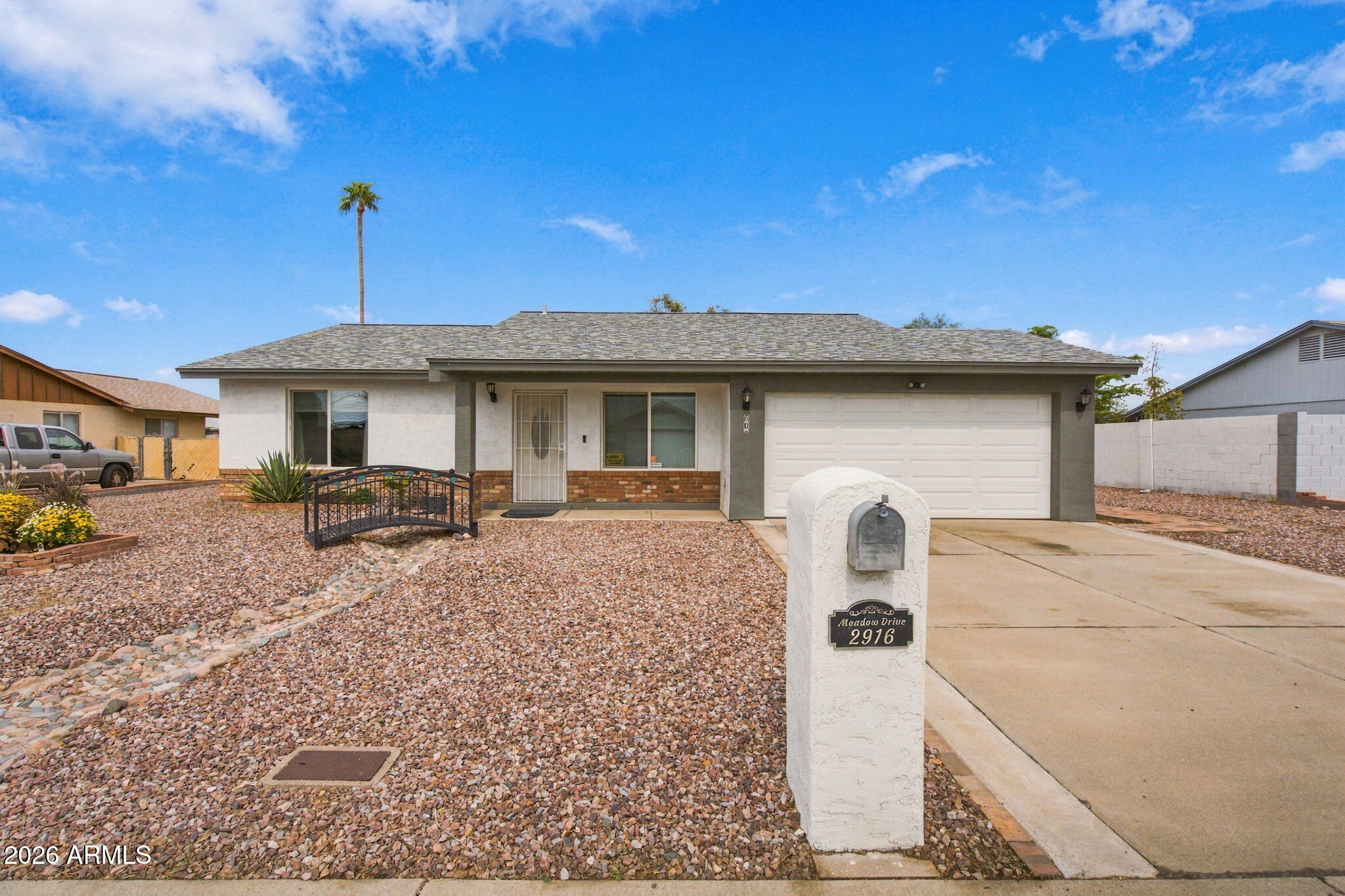2916 W Meadow Drive — photo