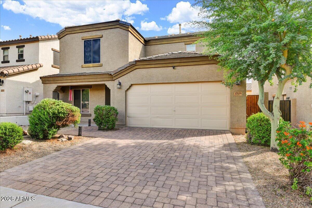 2329 W Barwick Drive — photo
