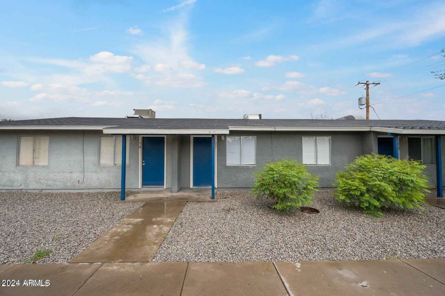 2049 W Hayward Avenue 15 — photo