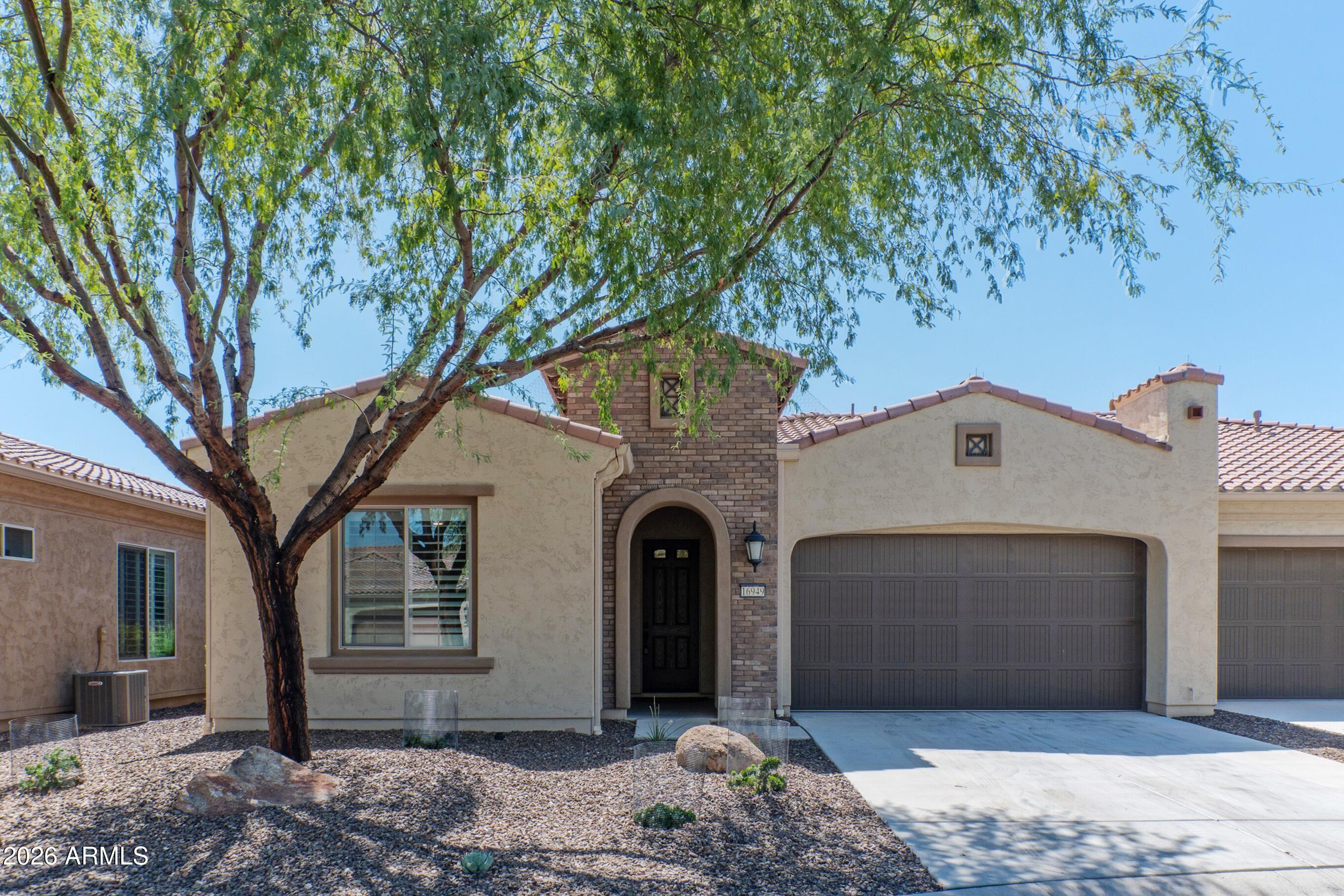 16949 W Cypress Street — photo