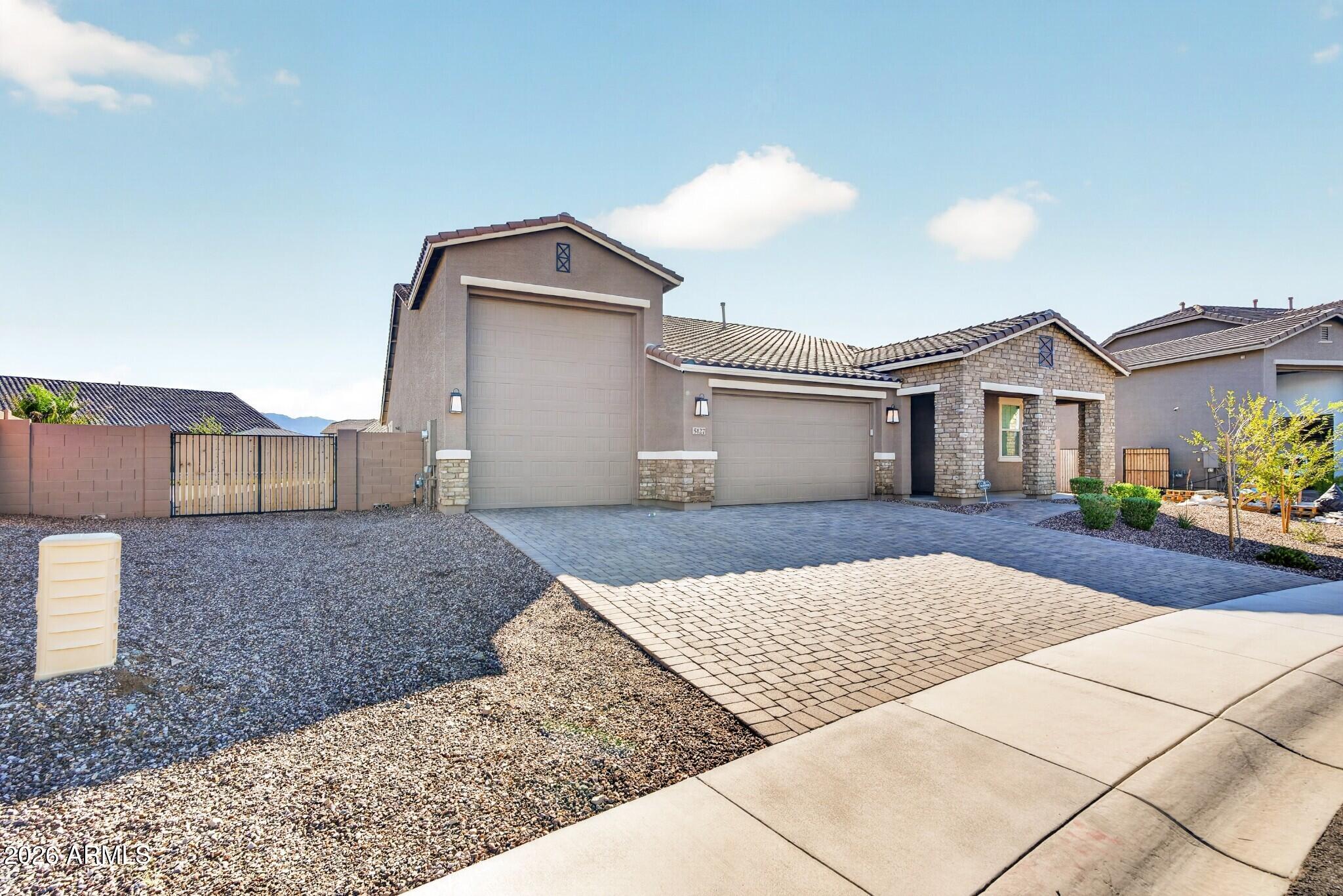 5127 W Jackalope Lane — photo