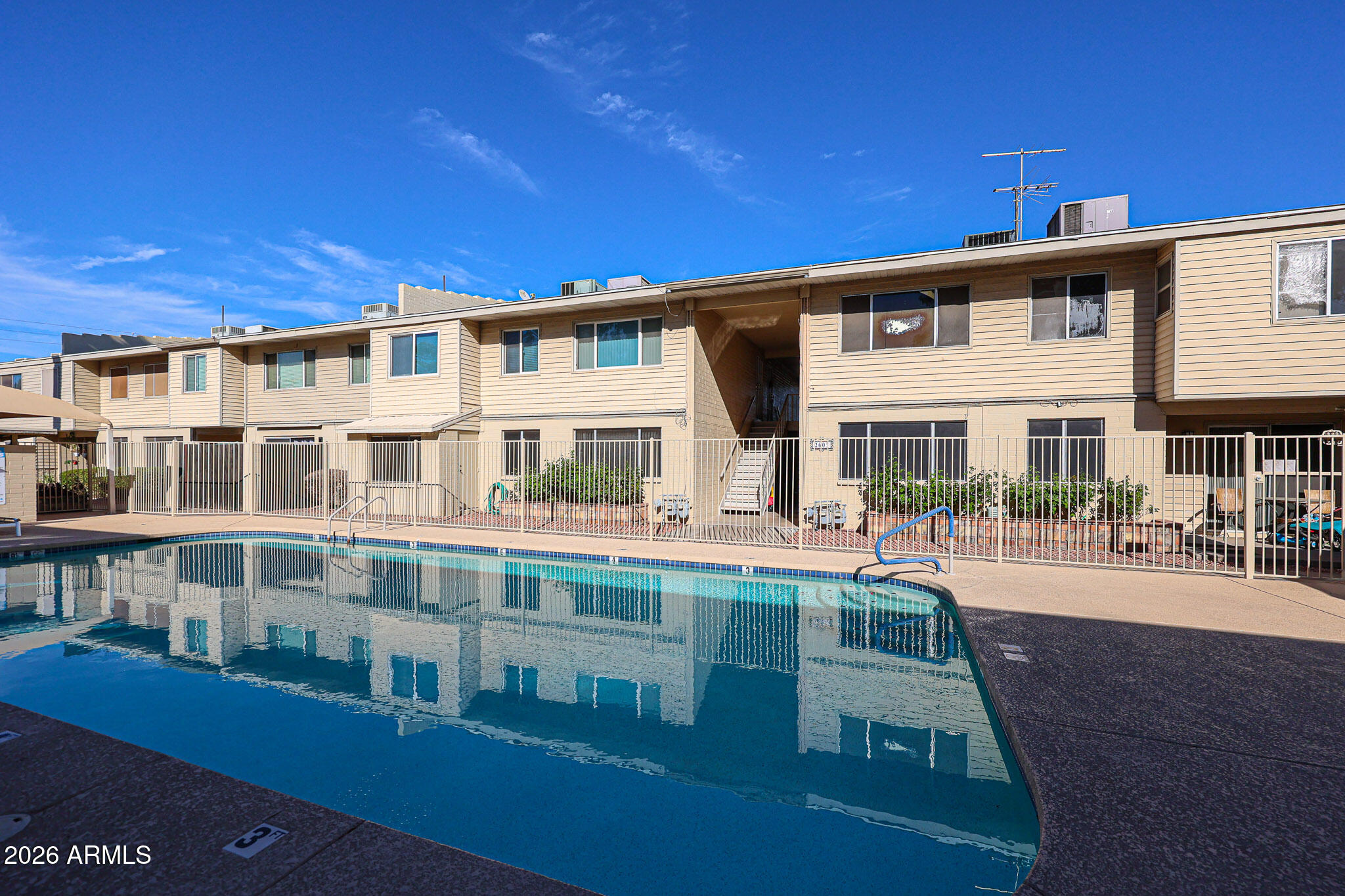 2605 W Rose Lane B-202 — photo
